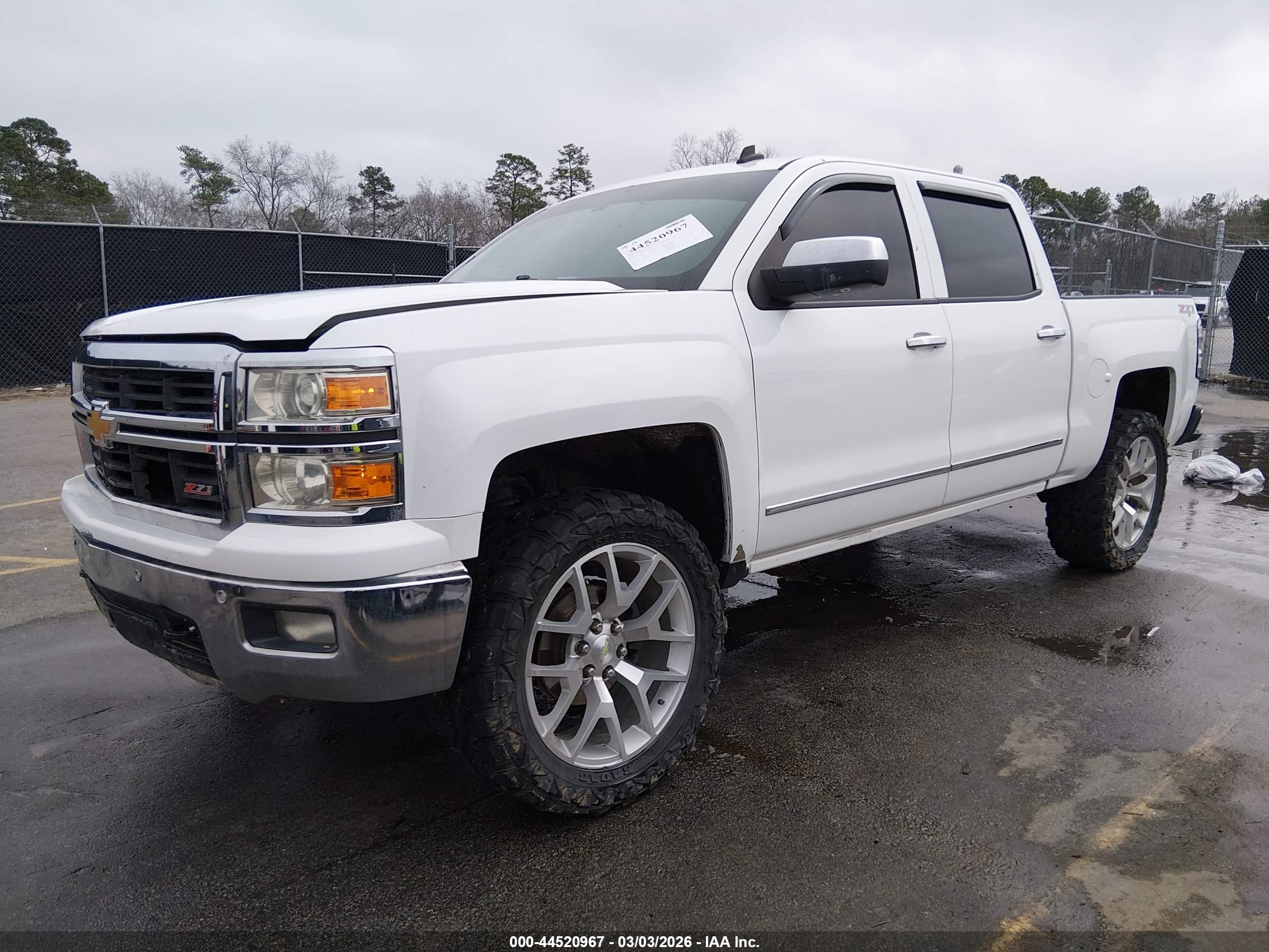 CHEVROLET SILVERADO image 2