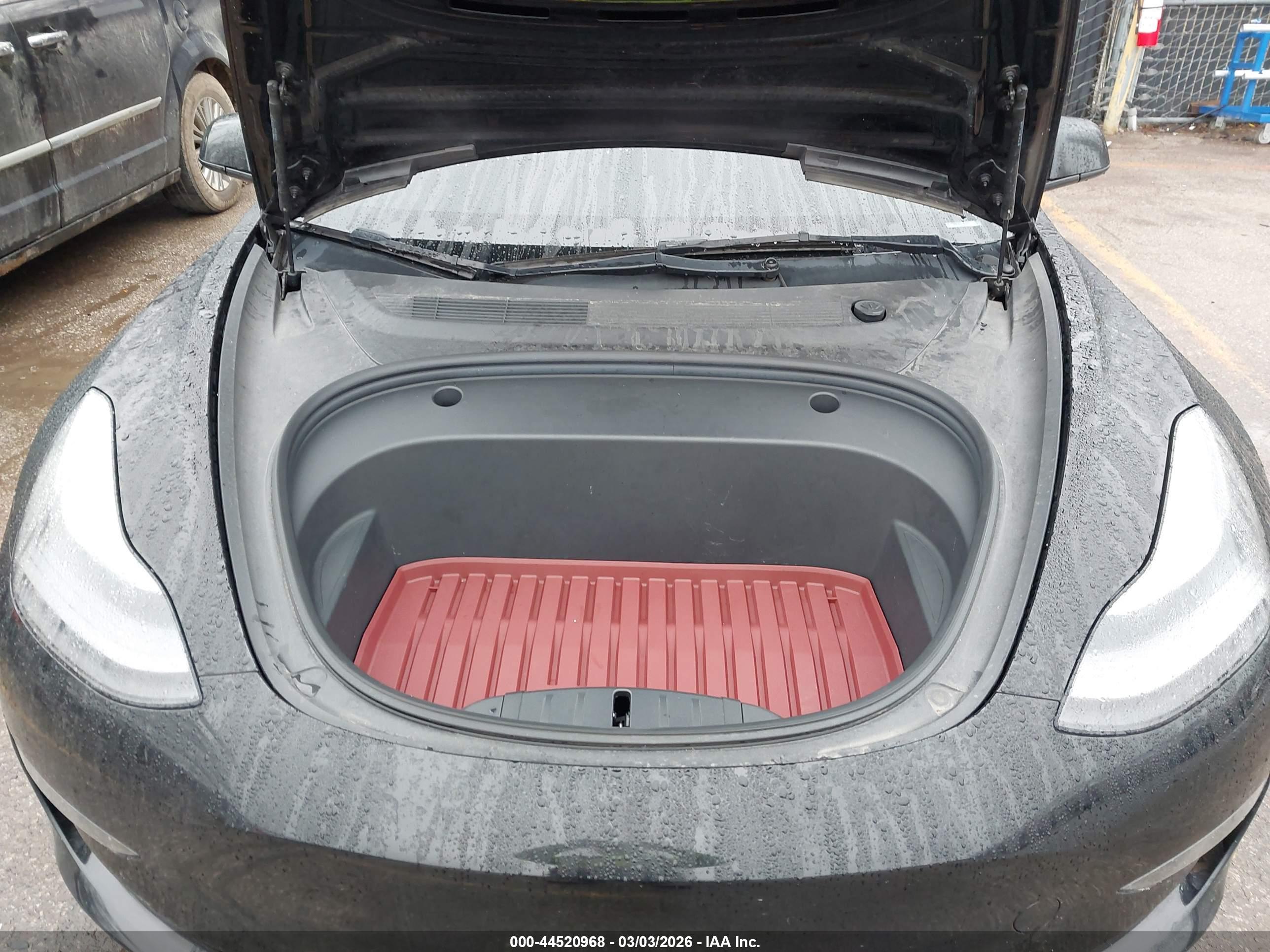 TESLA MODEL image 10
