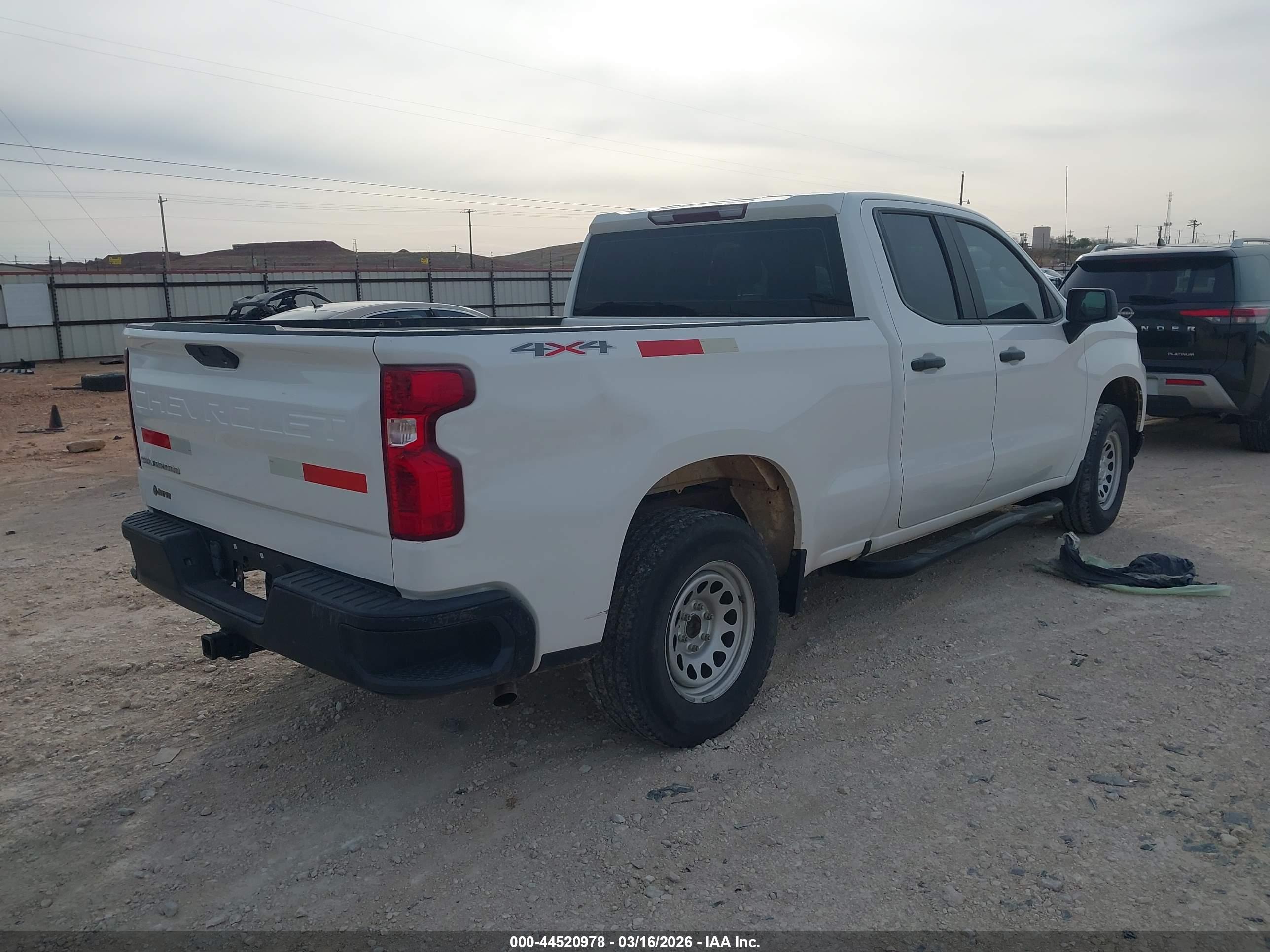 CHEVROLET SILVERADO image 4