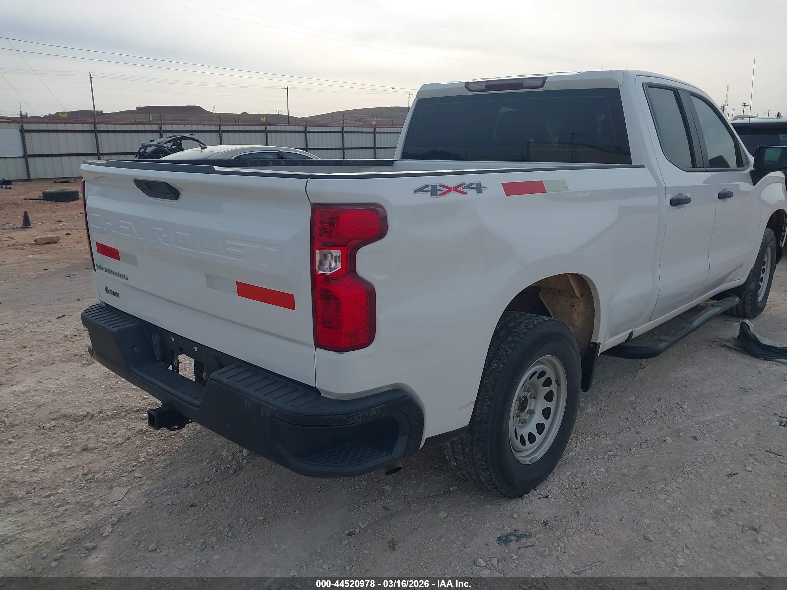 CHEVROLET SILVERADO image 6