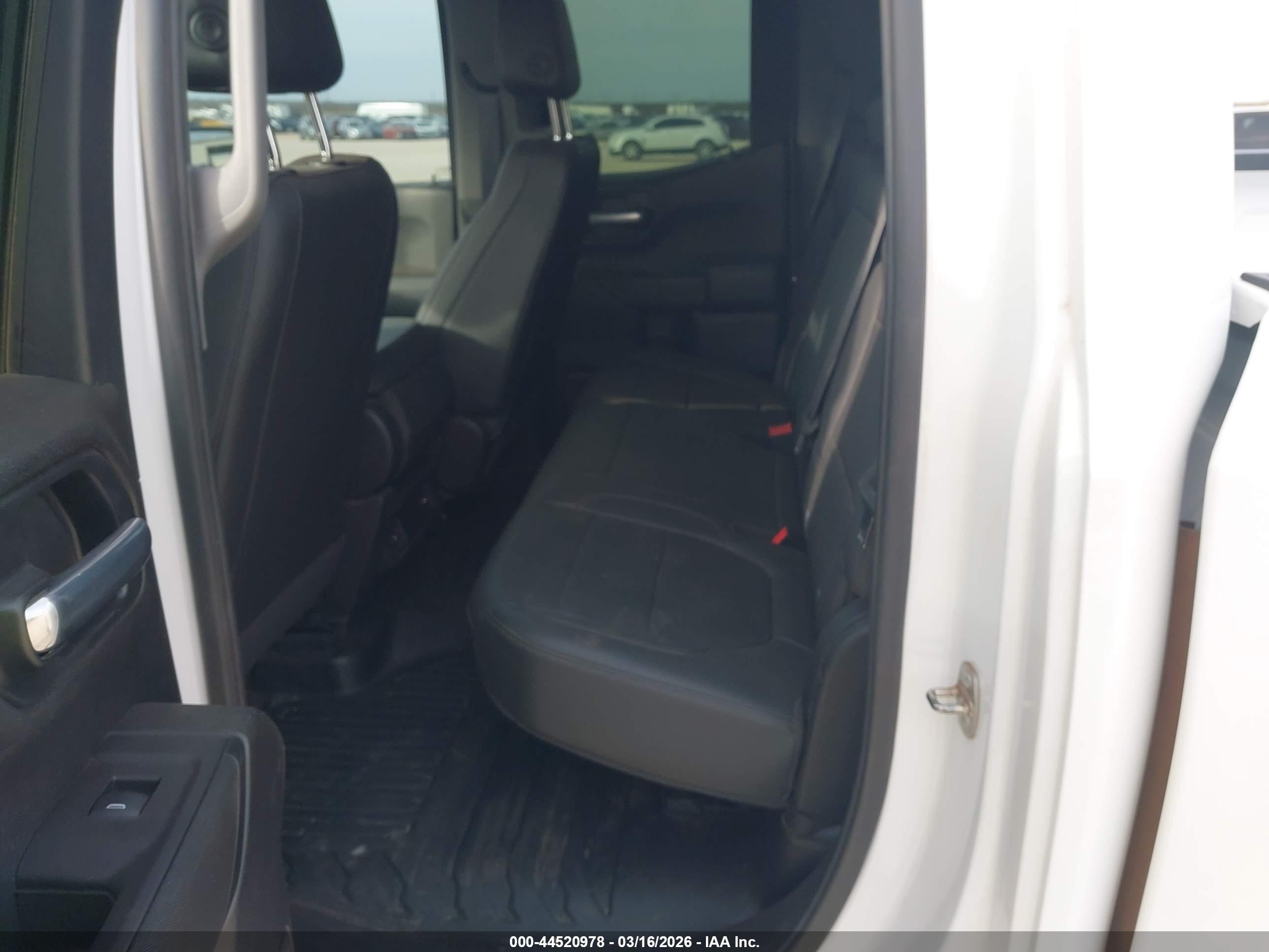 CHEVROLET SILVERADO image 8