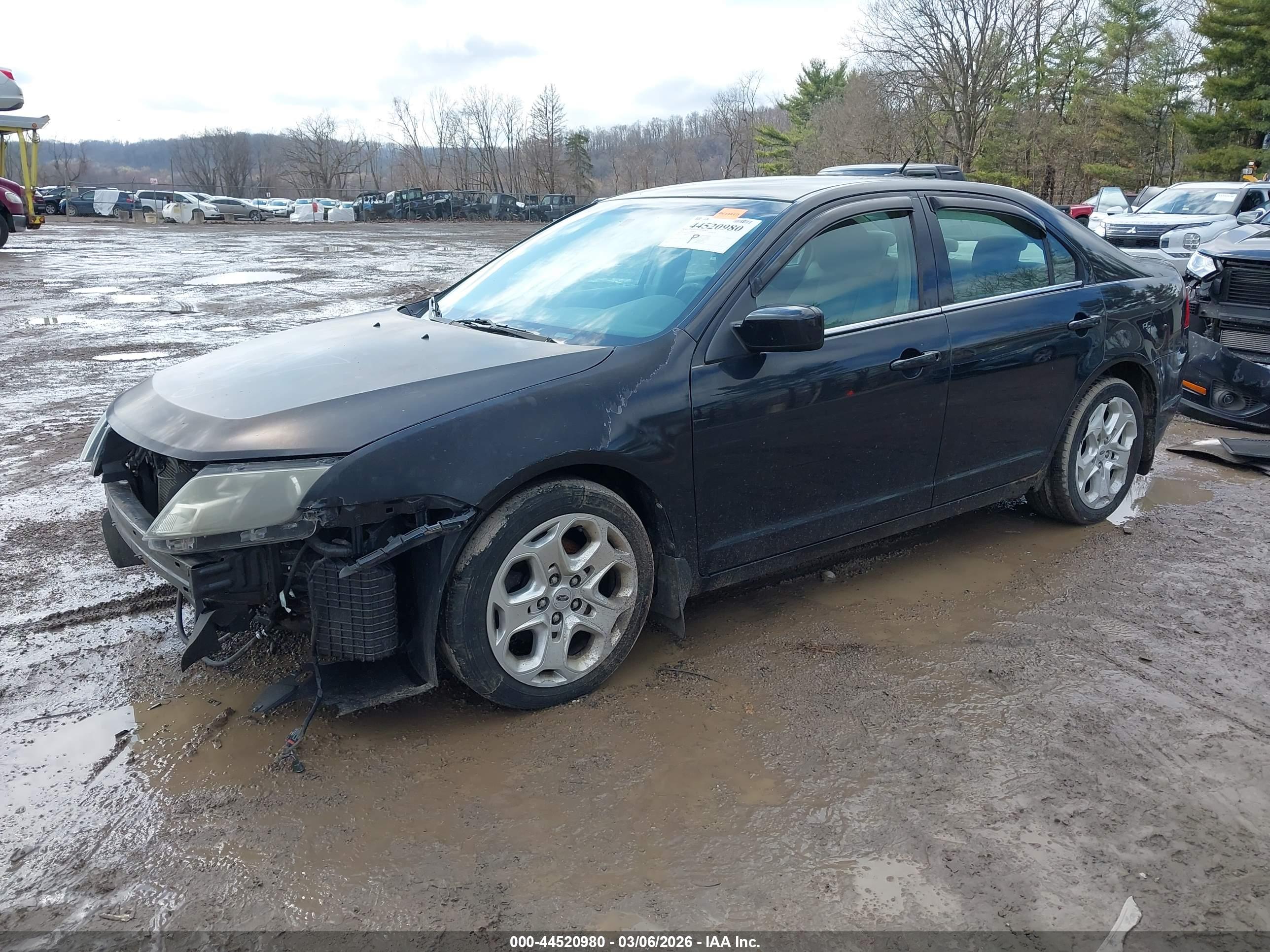 FORD FUSION image 2