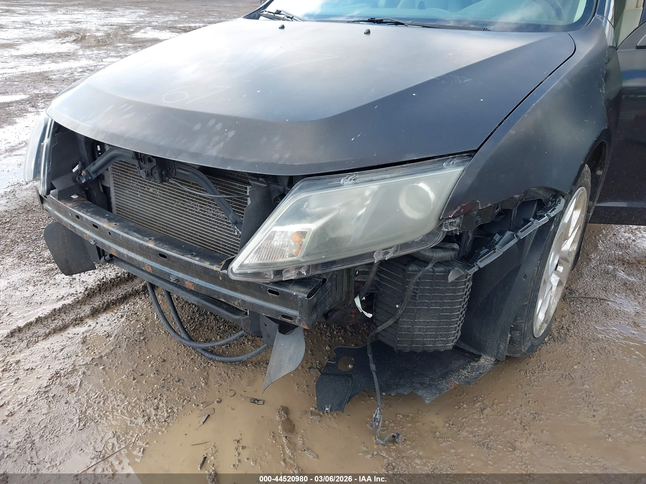 FORD FUSION image 6
