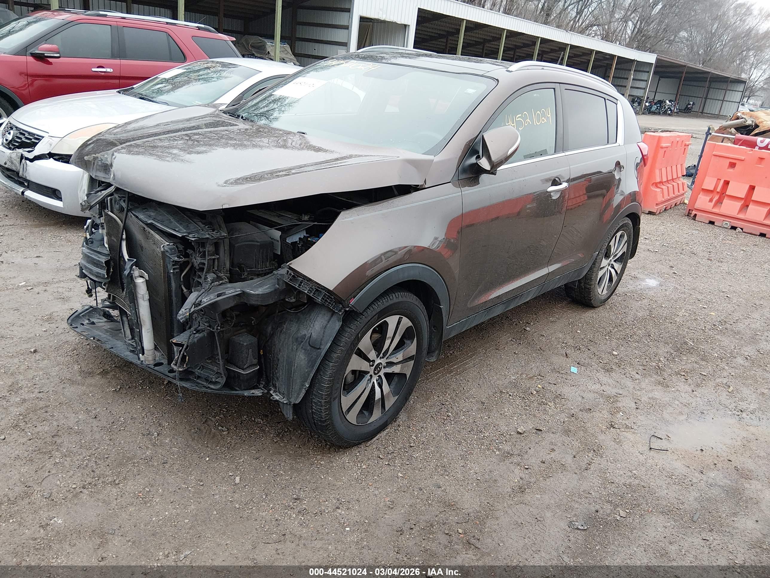 KIA SPORTAGE image 2