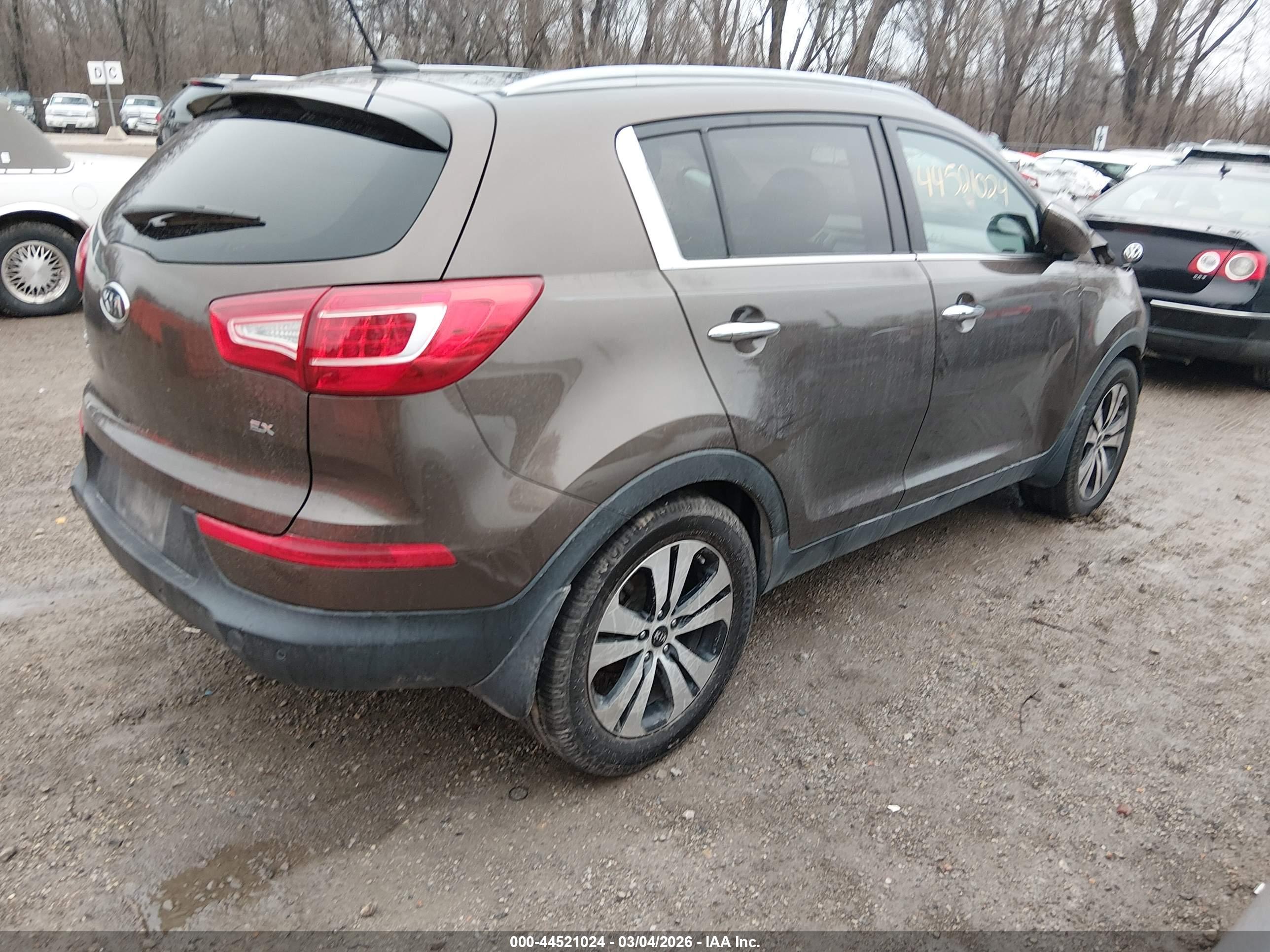 KIA SPORTAGE image 4