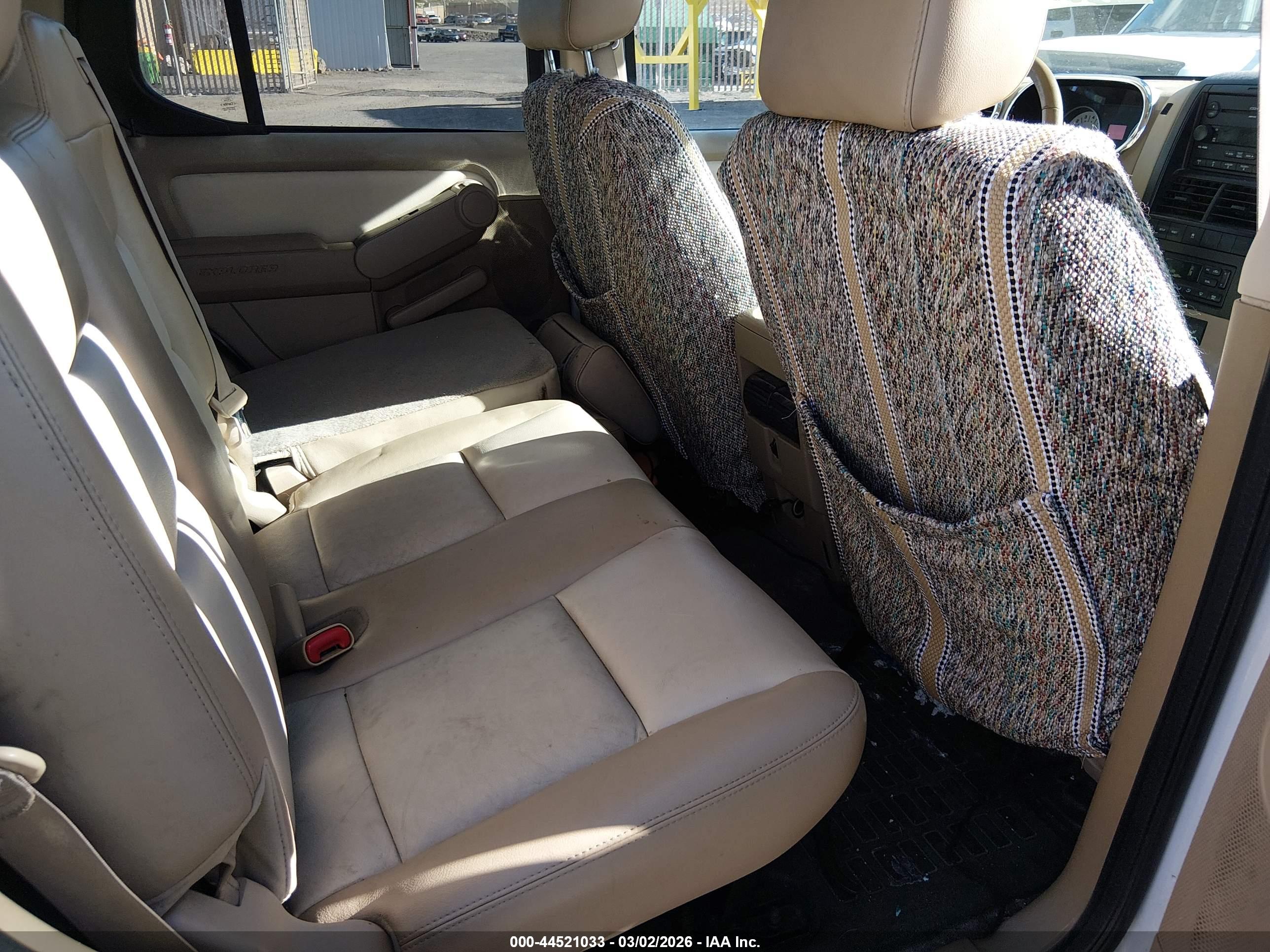 FORD EXPLORER image 8