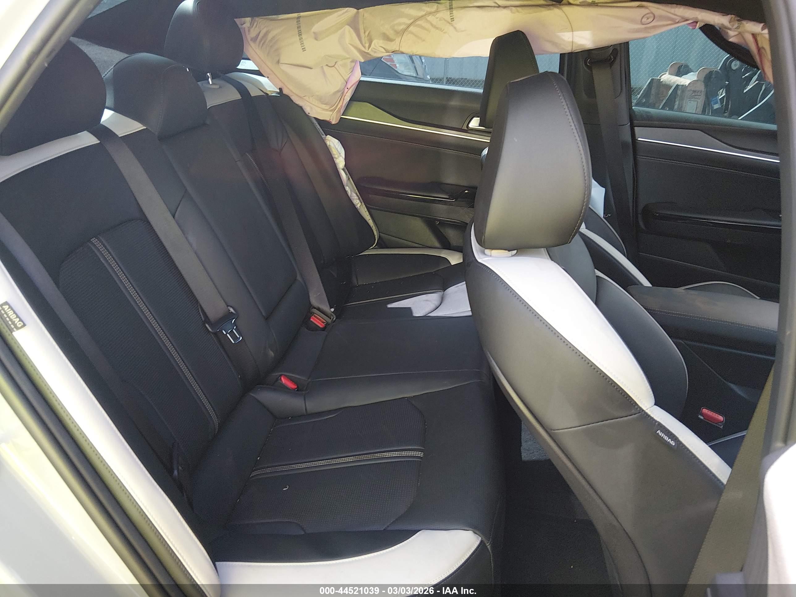 KIA K5 image 8
