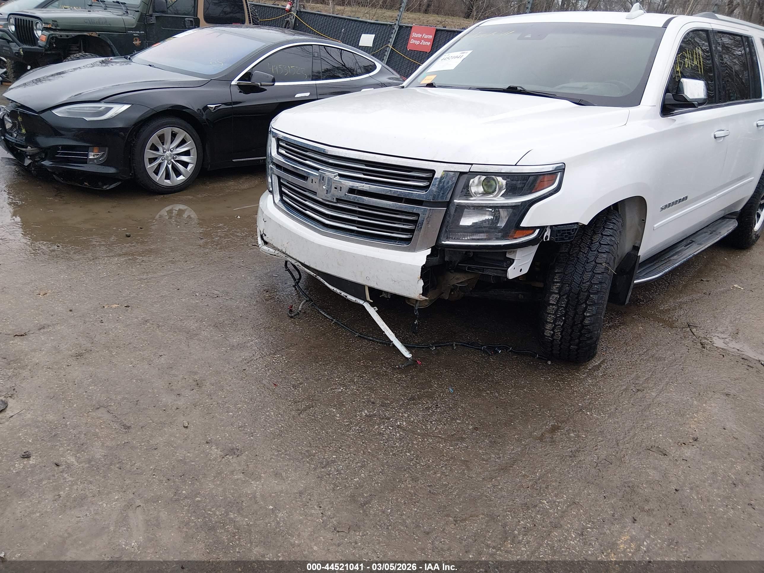 CHEVROLET SUBURBAN image 6