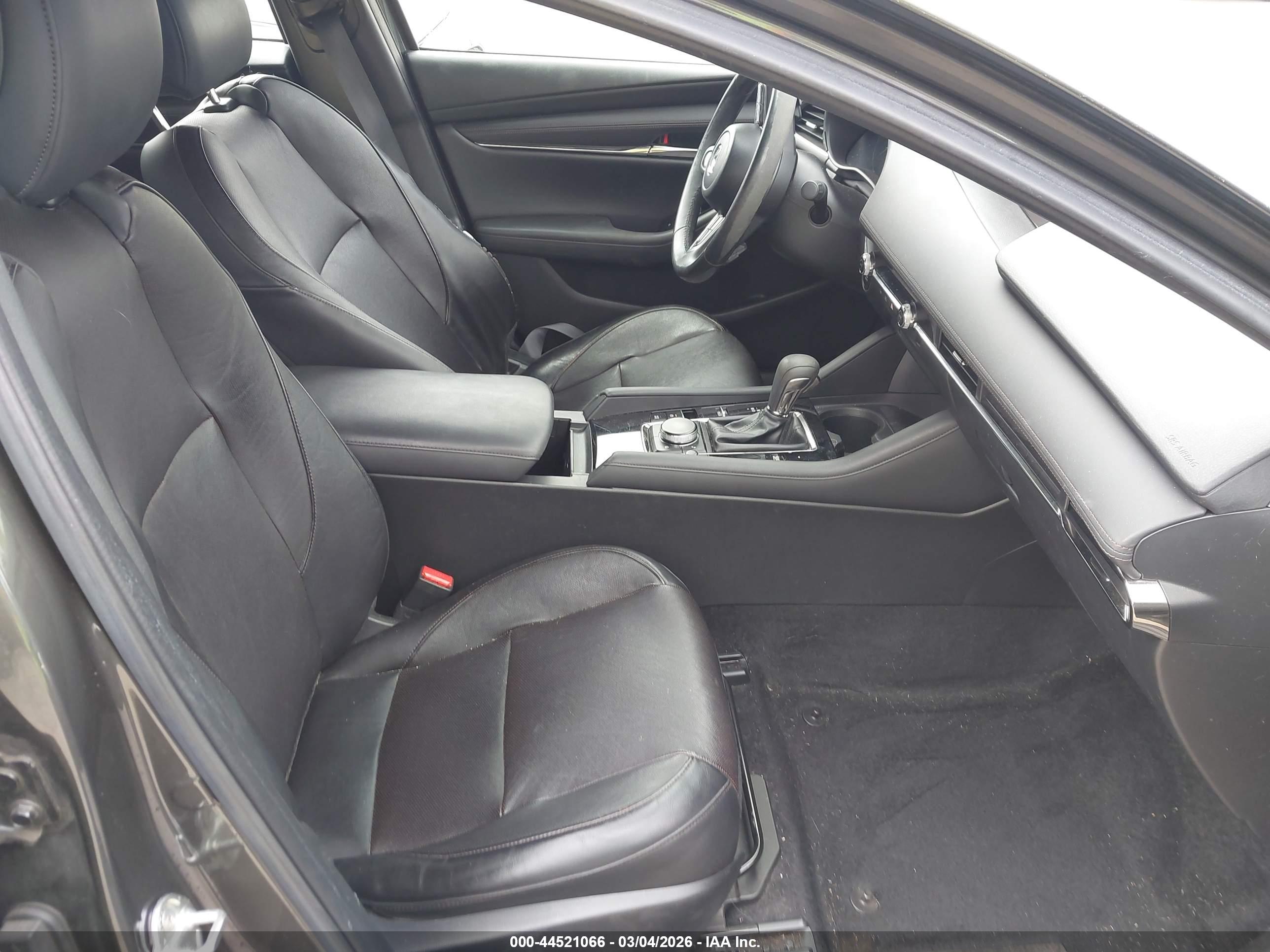 MAZDA MAZDA3 image 5