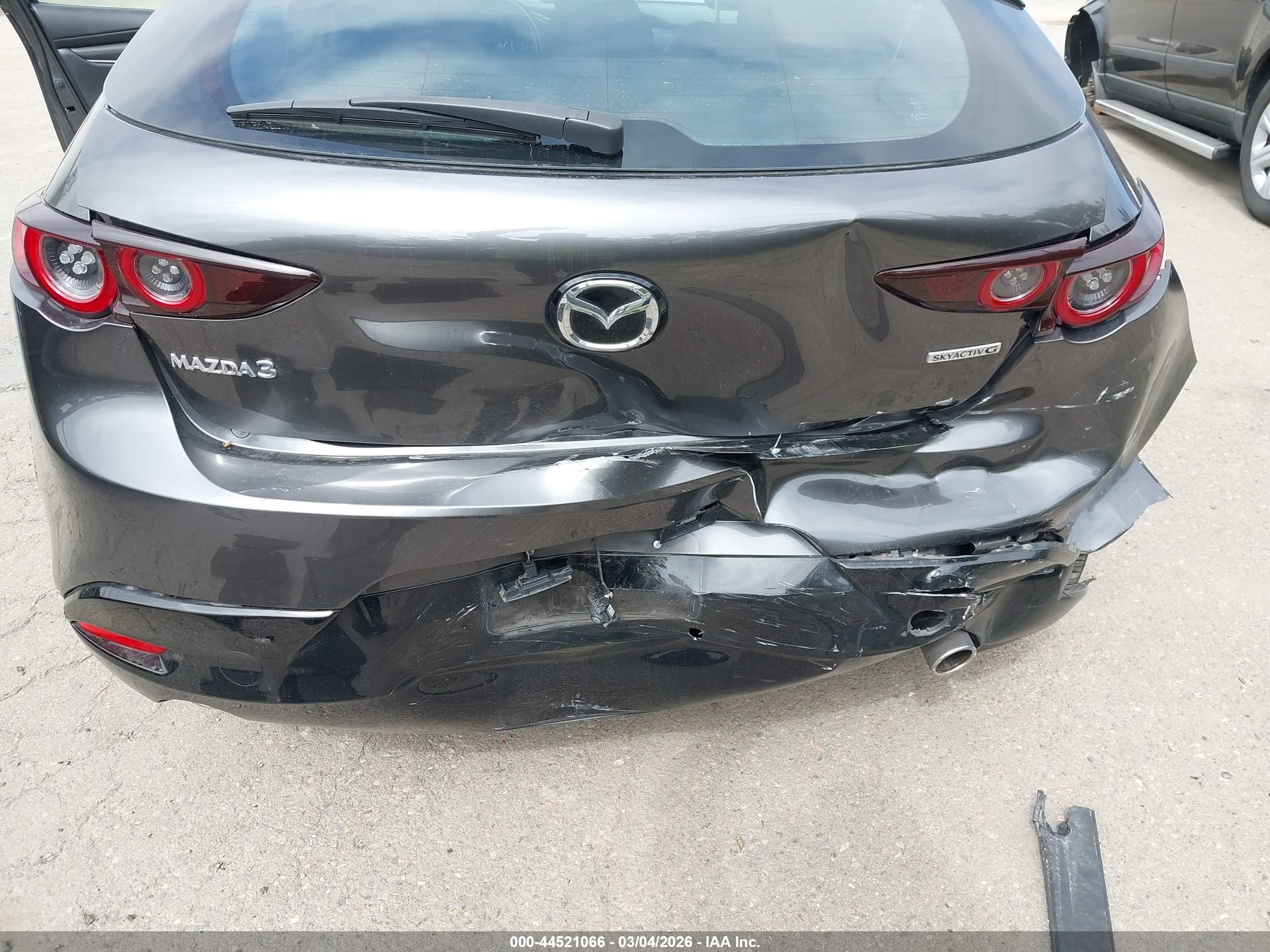 MAZDA MAZDA3 image 6