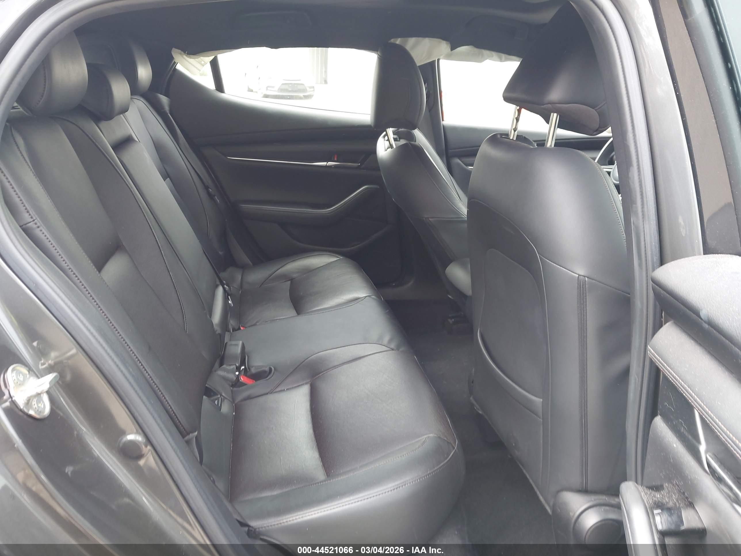 MAZDA MAZDA3 image 8
