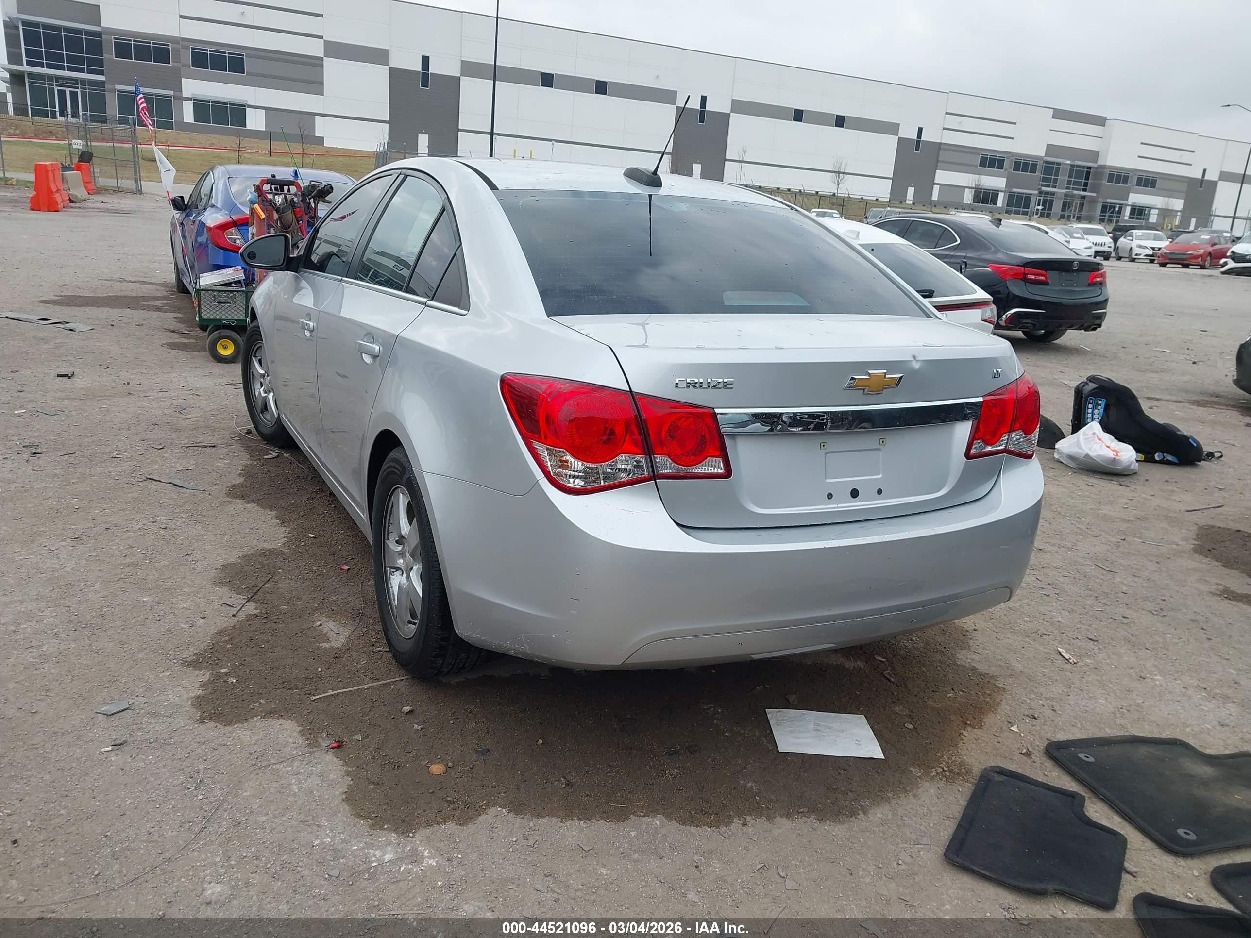 CHEVROLET CRUZE image 3