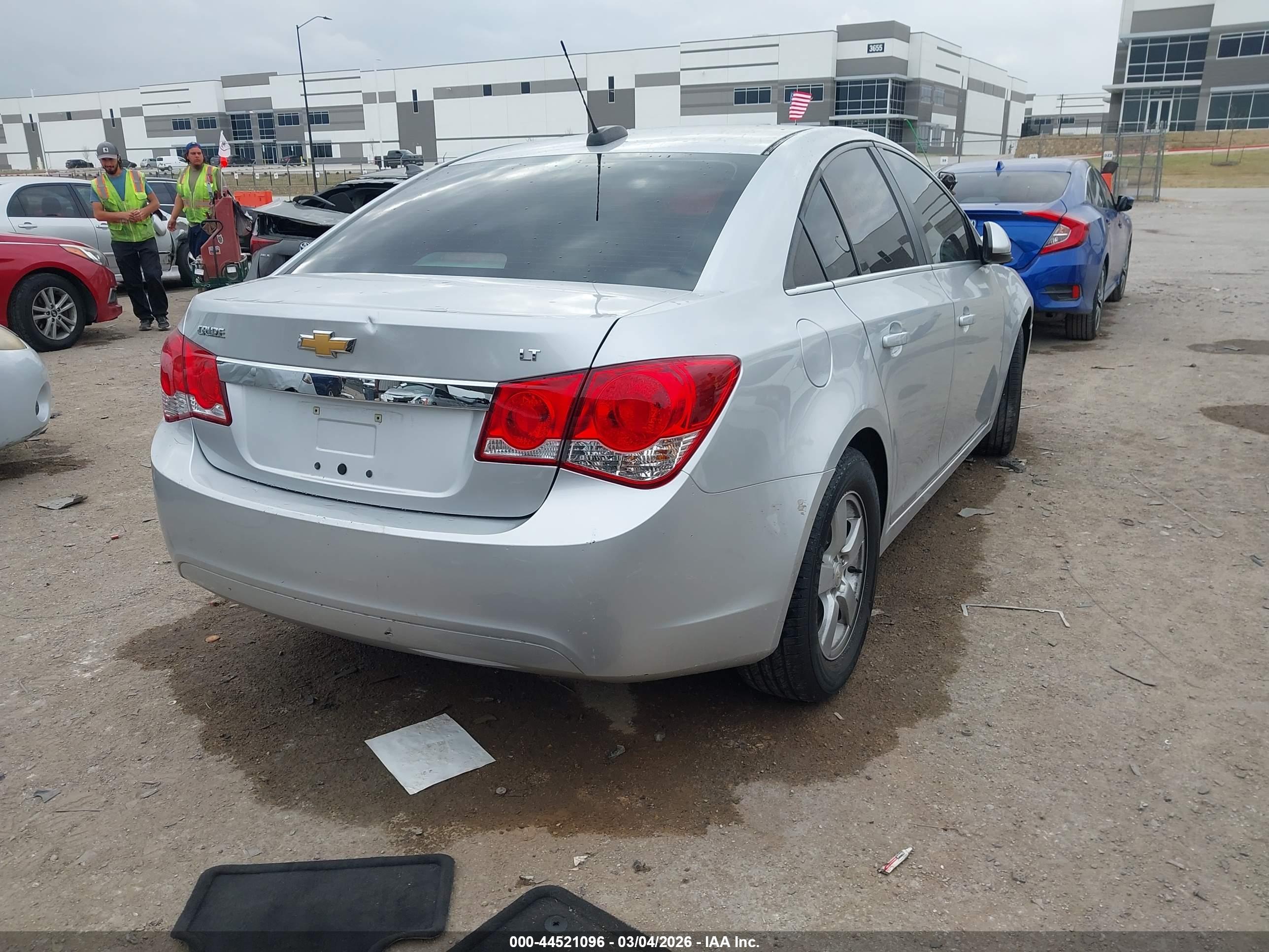 CHEVROLET CRUZE image 4