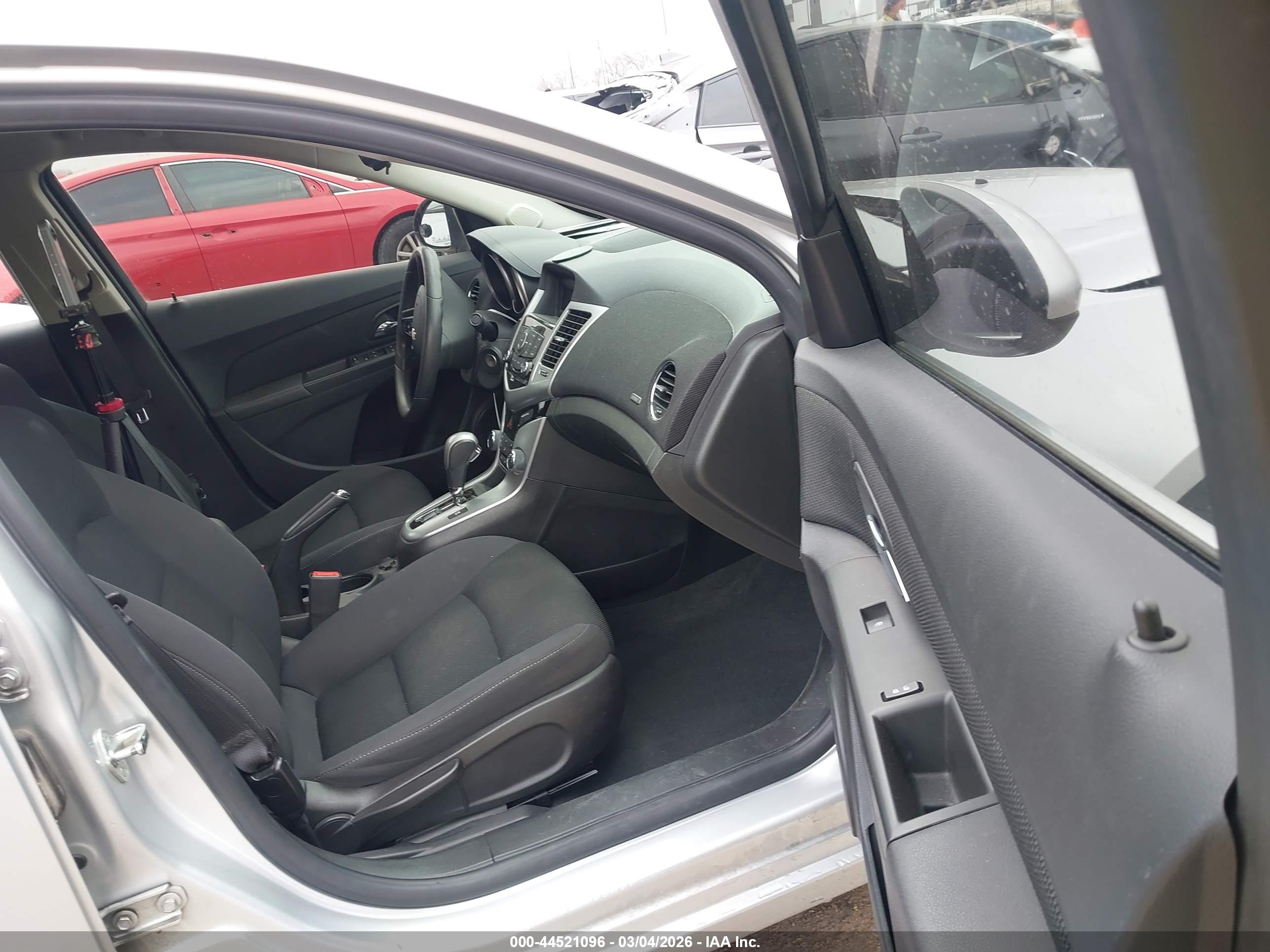 CHEVROLET CRUZE image 5