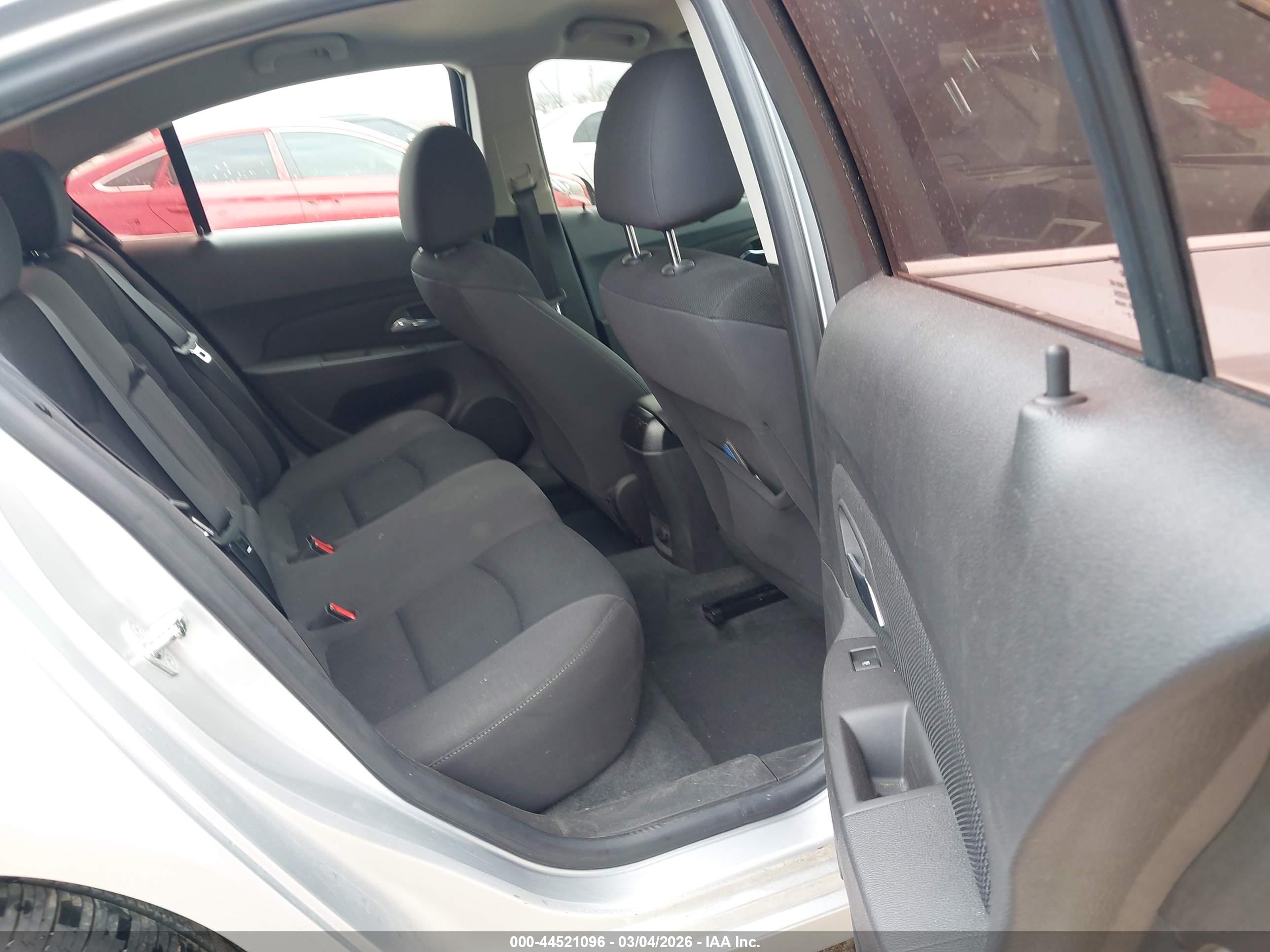 CHEVROLET CRUZE image 8