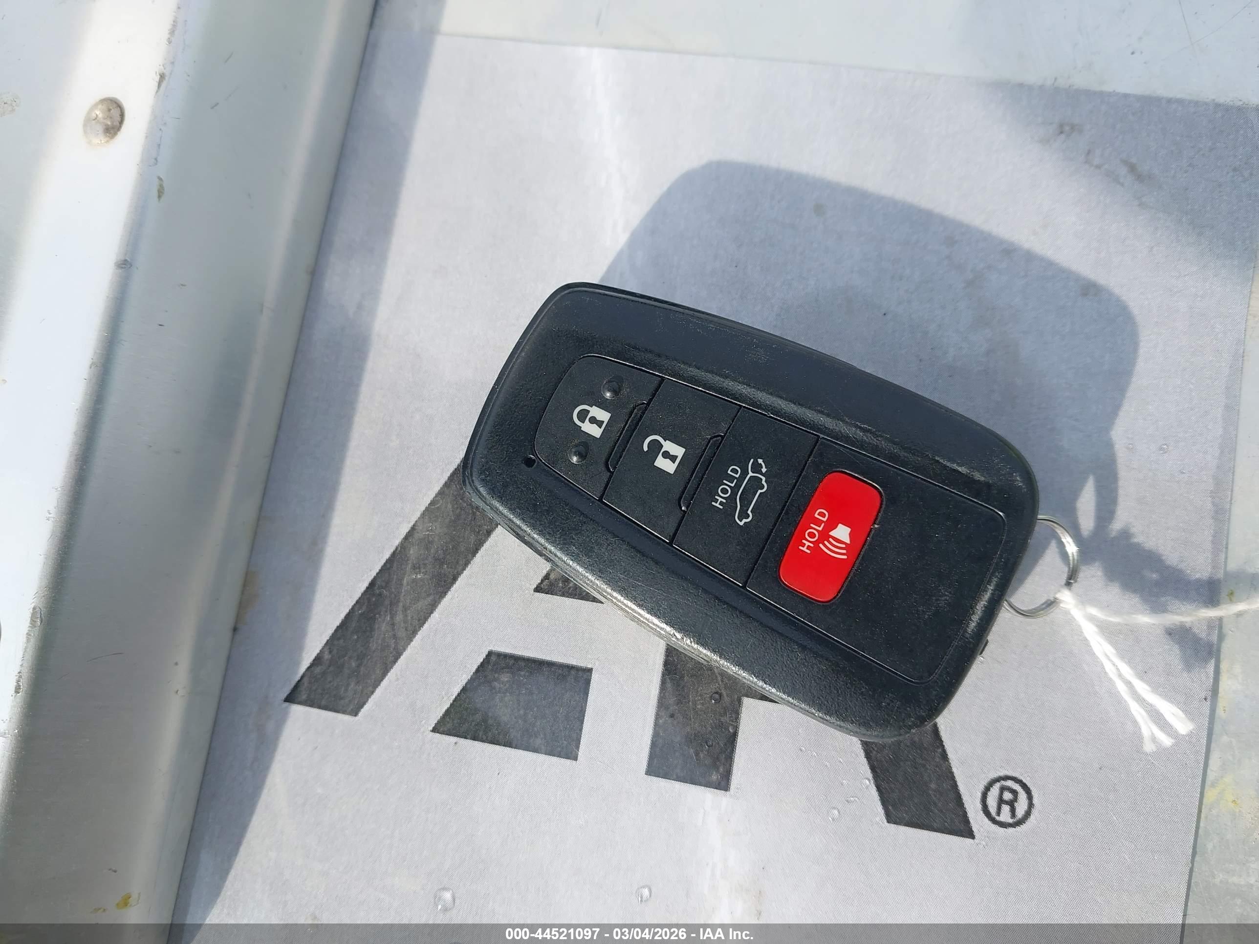 TOYOTA RAV4 image 11