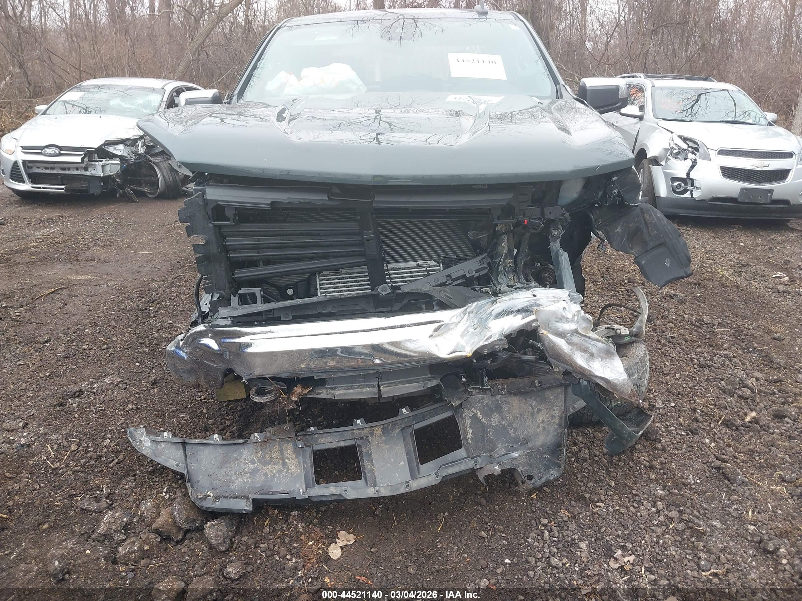CHEVROLET SILVERADO image 6