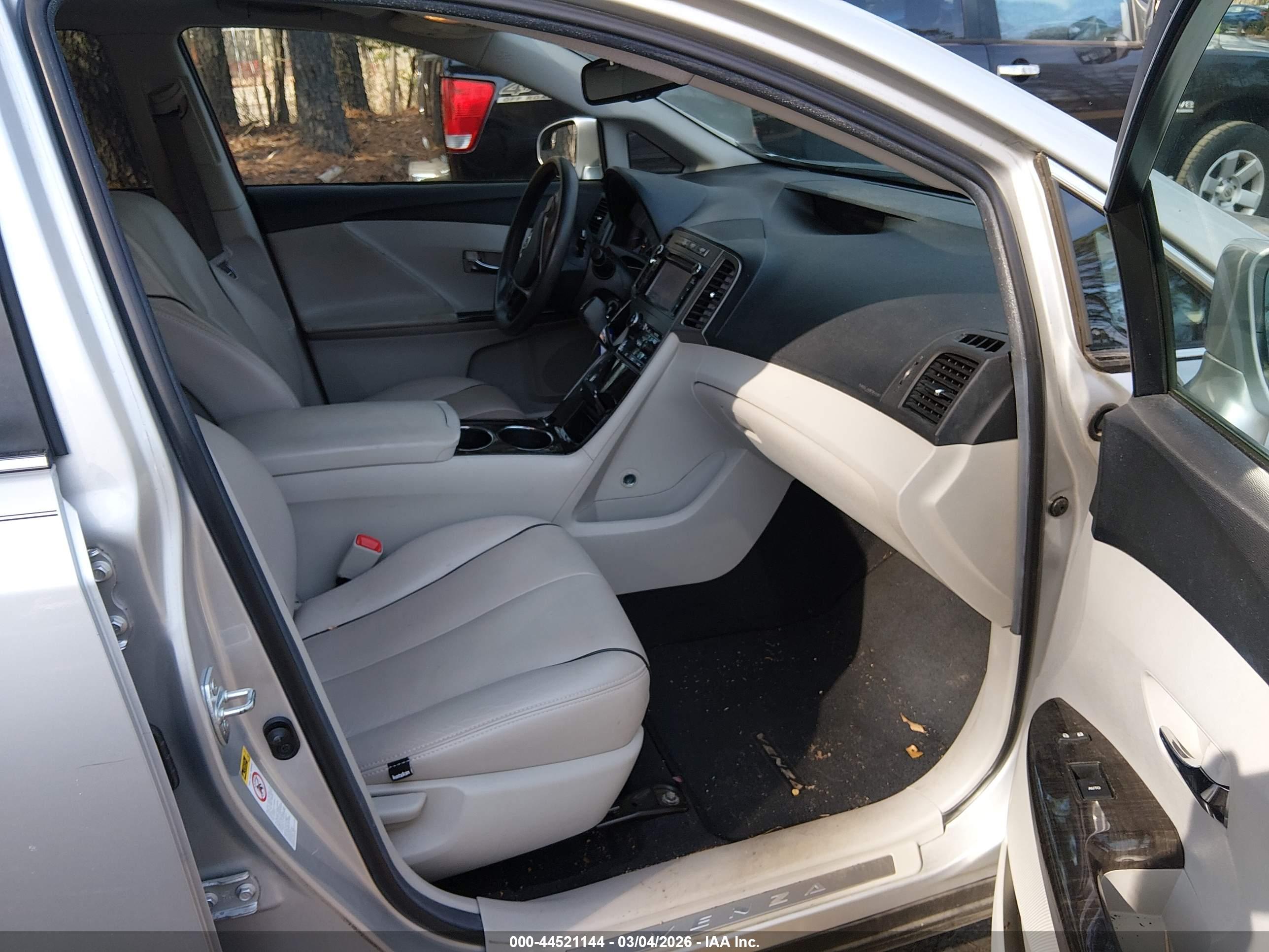 TOYOTA VENZA image 5