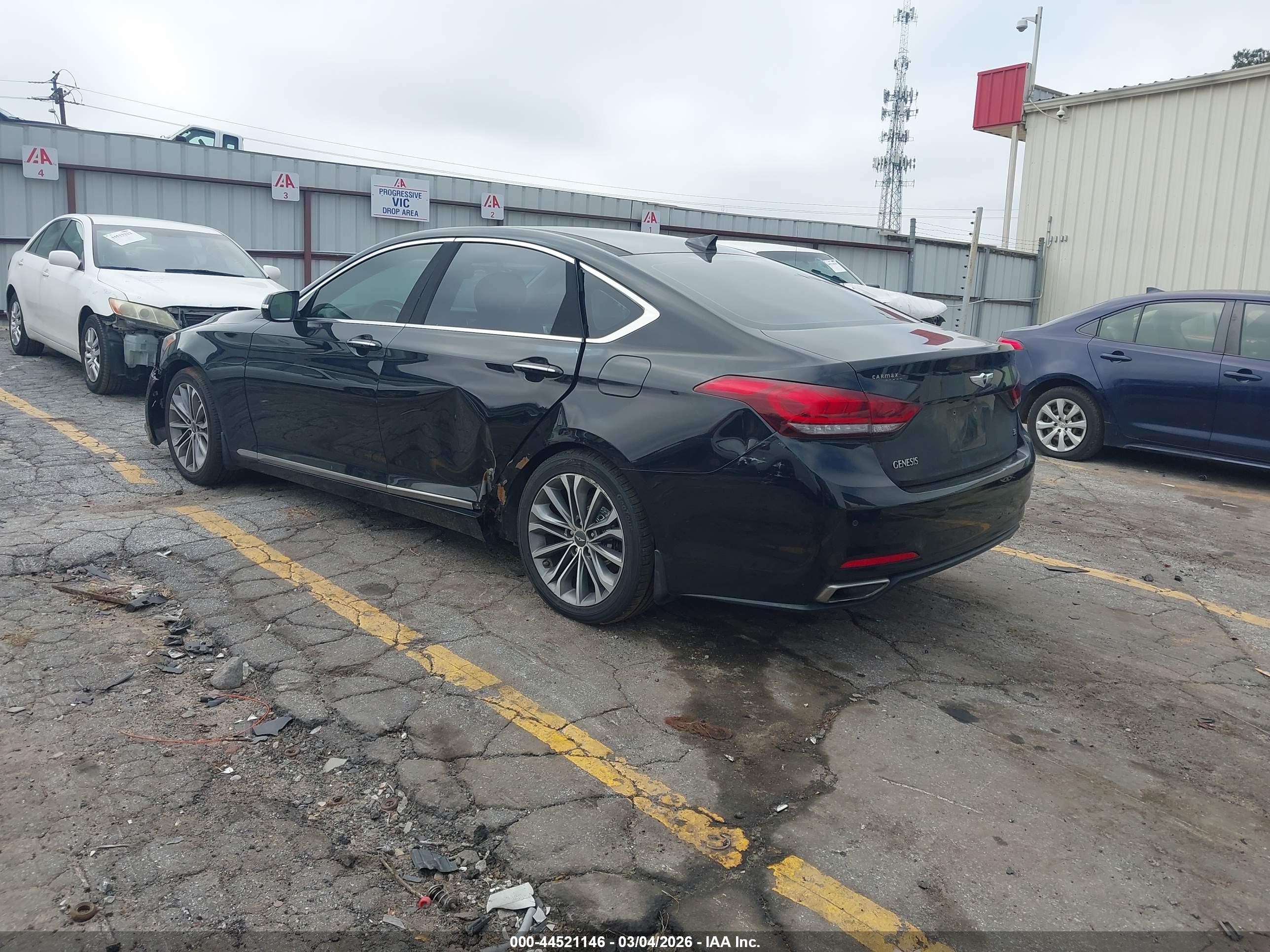 HYUNDAI GENESIS image 3
