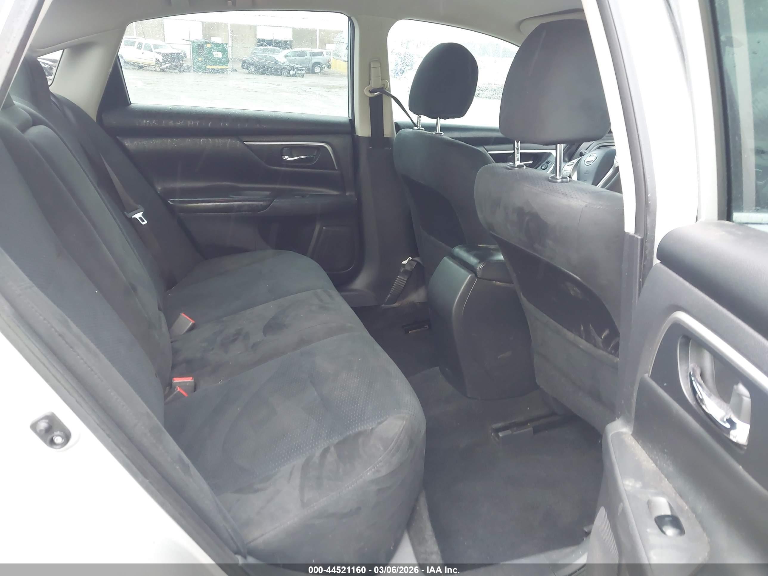 NISSAN ALTIMA image 8