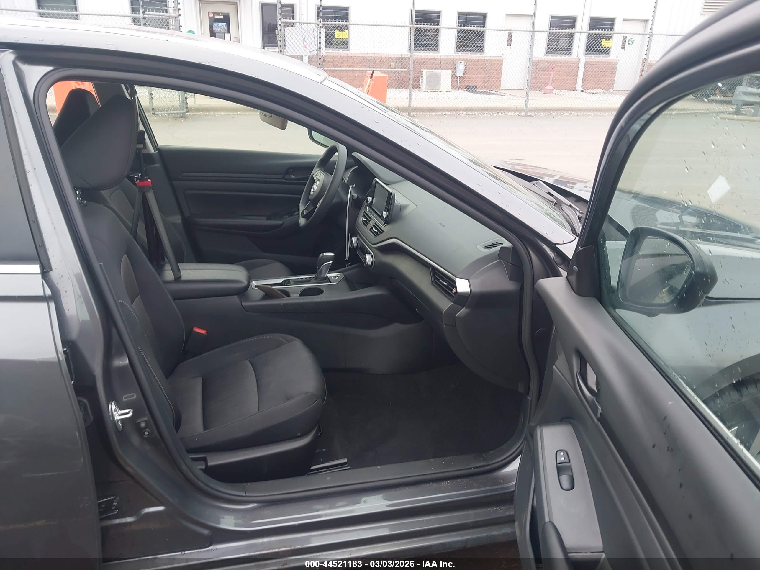 NISSAN ALTIMA image 5
