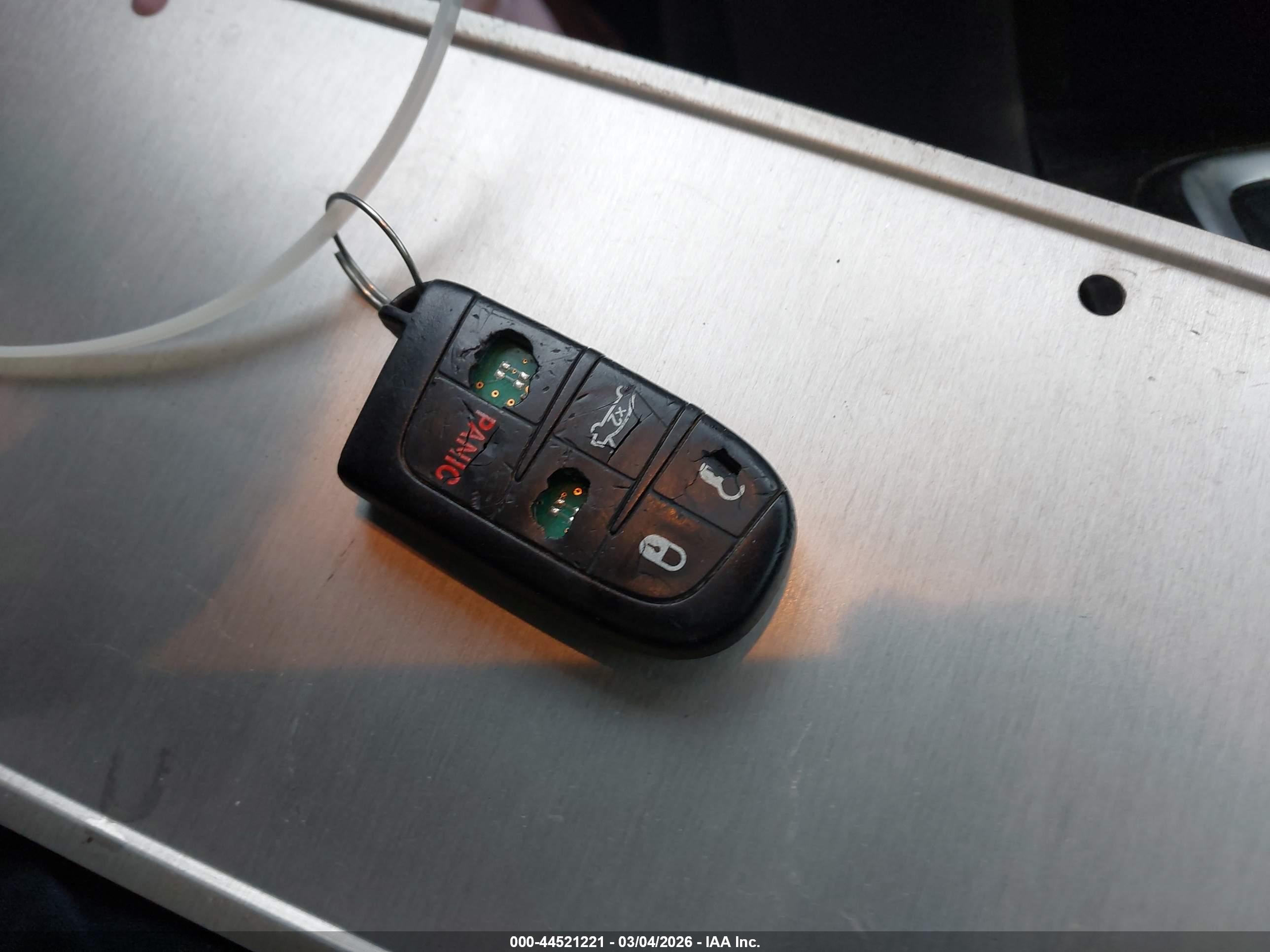 CHRYSLER 300 image 11