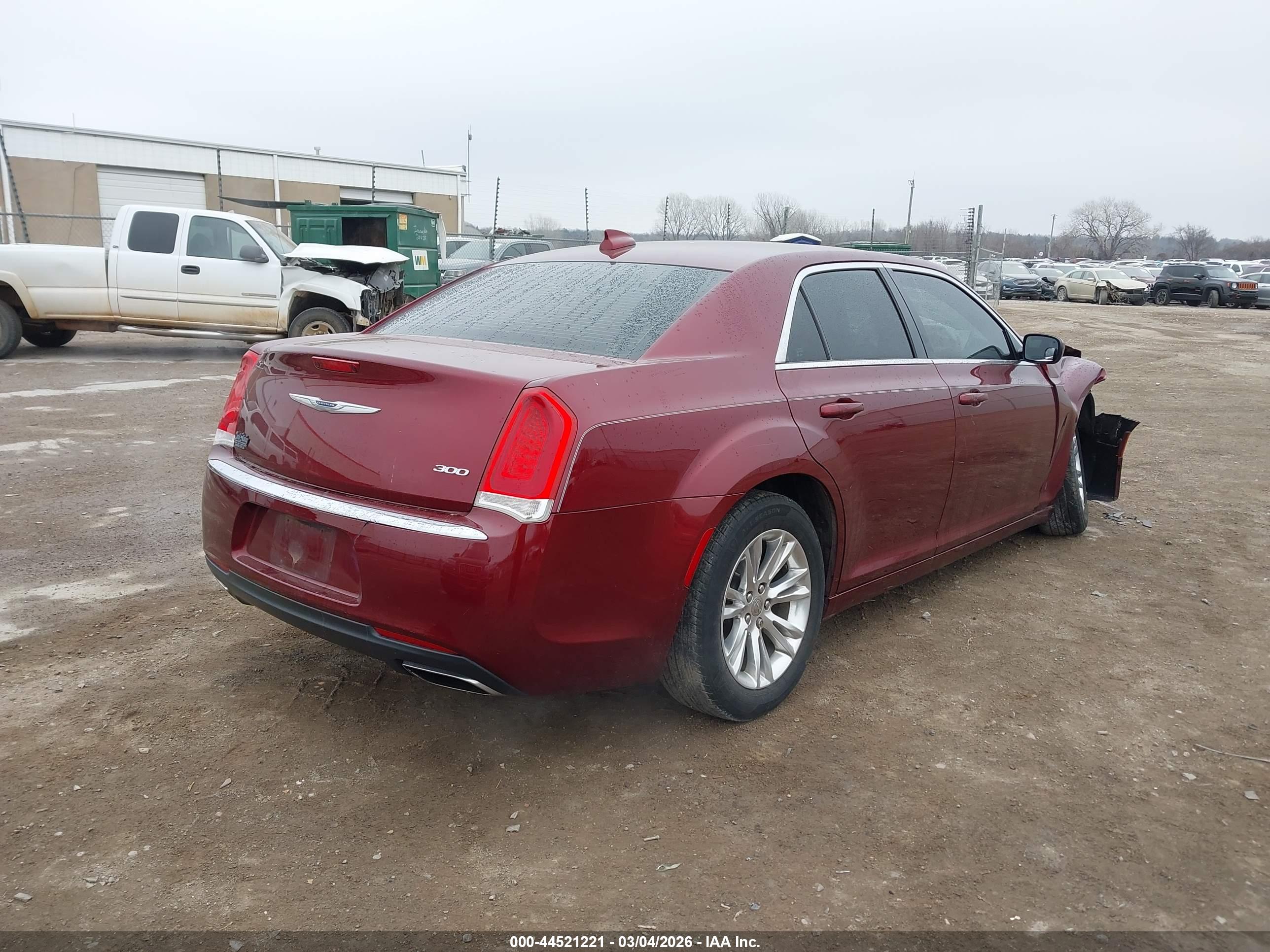 CHRYSLER 300 image 4