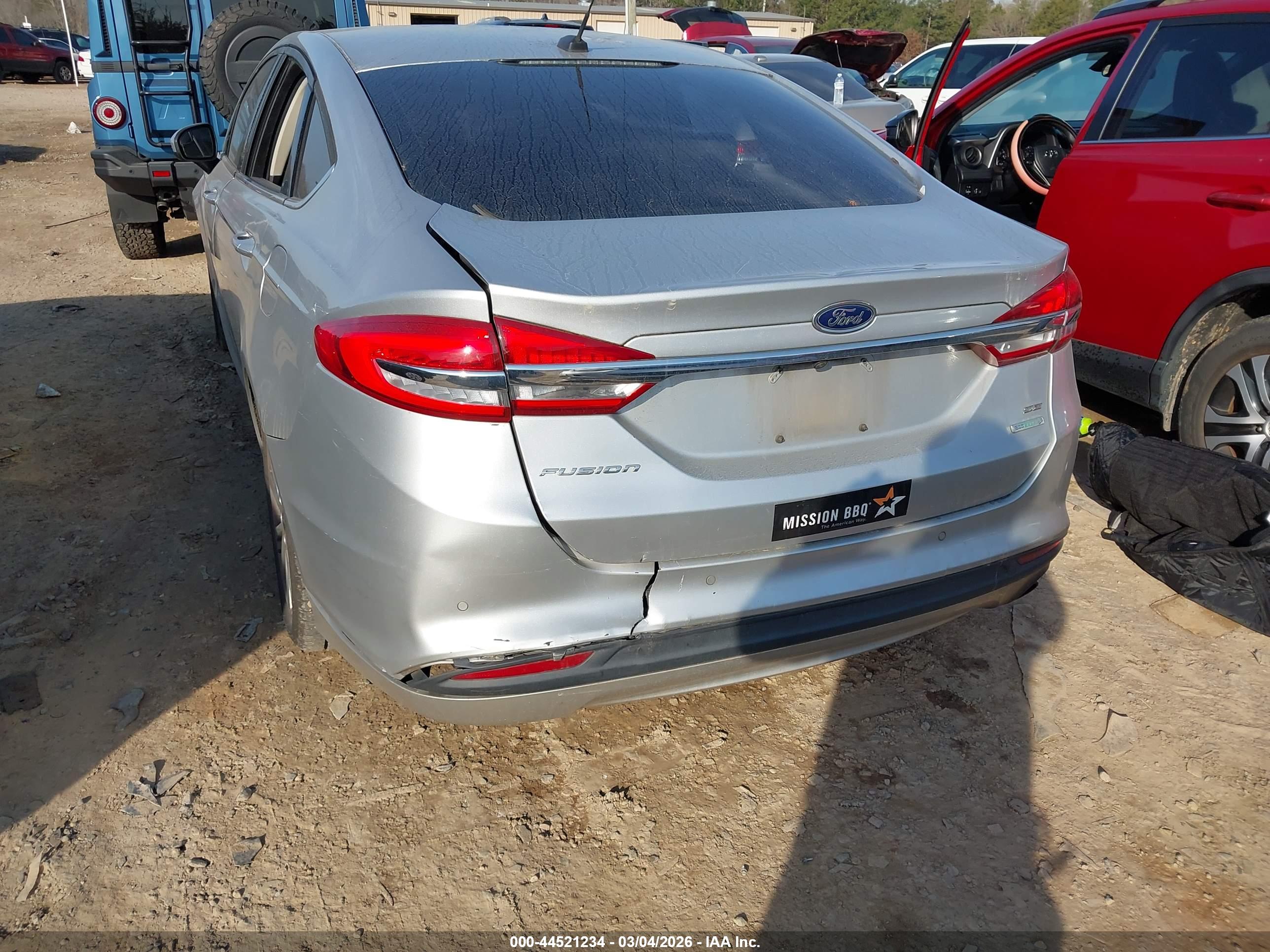 FORD FUSION image 6