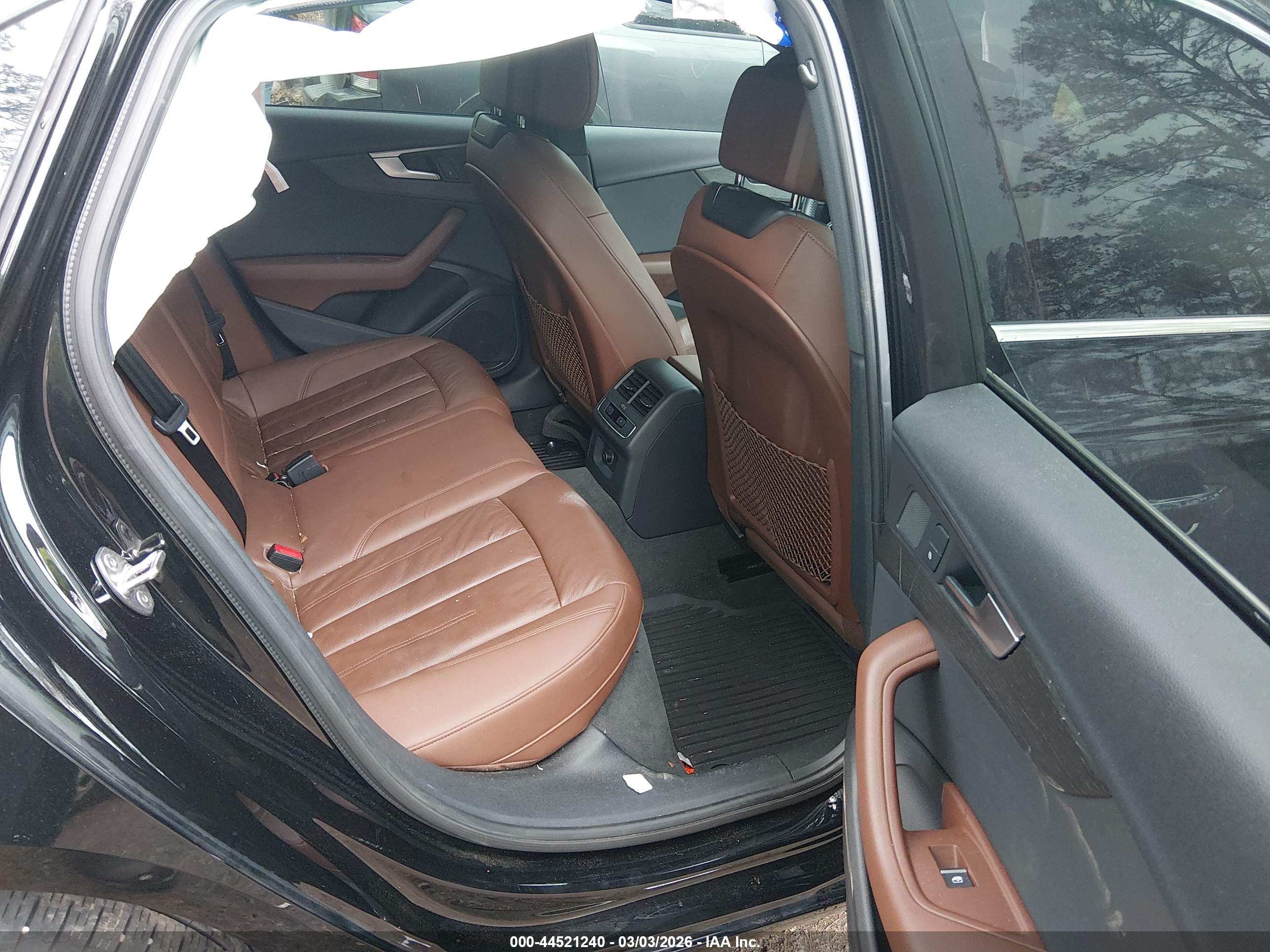 AUDI A4 image 8