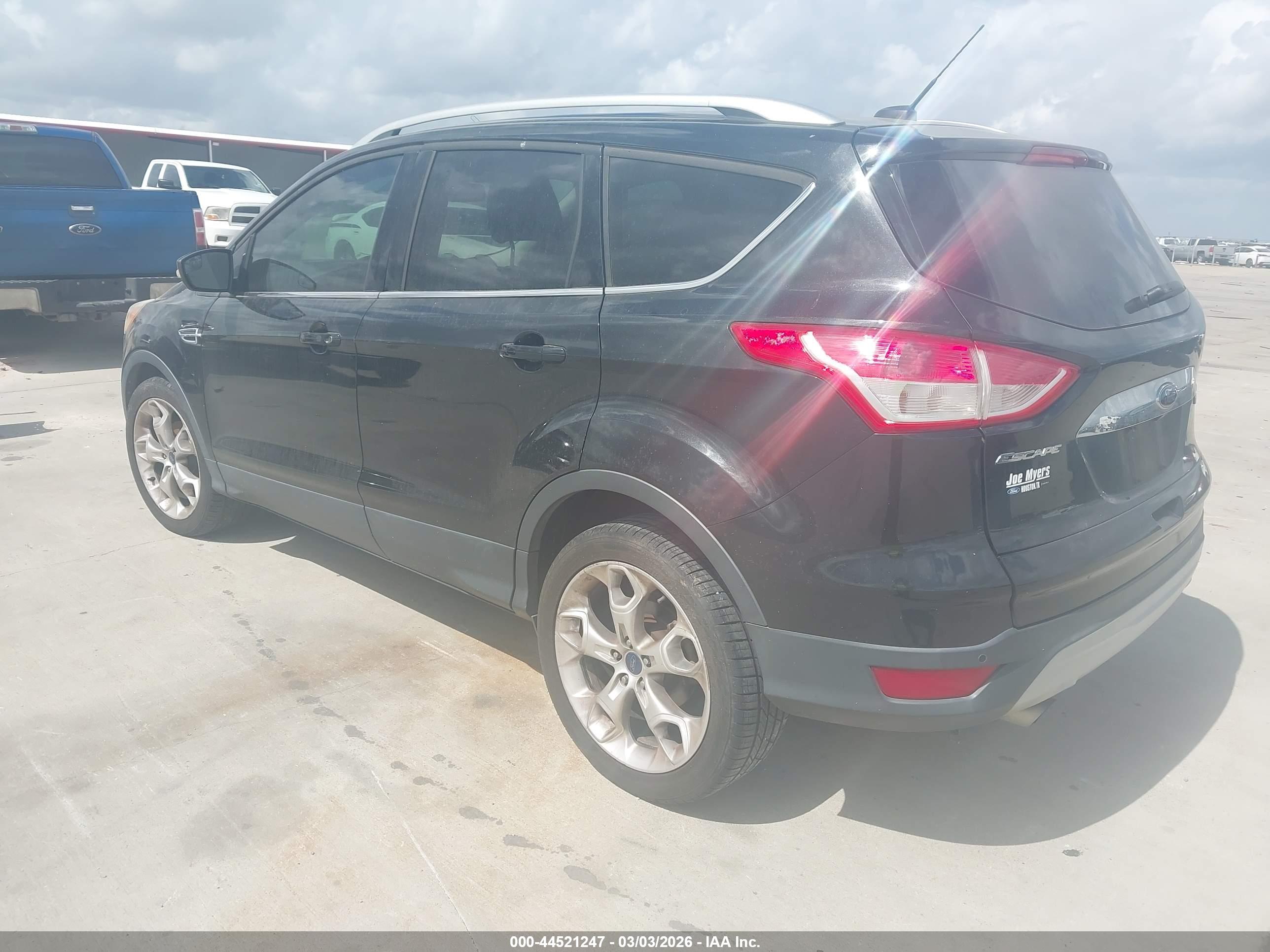 FORD ESCAPE image 3