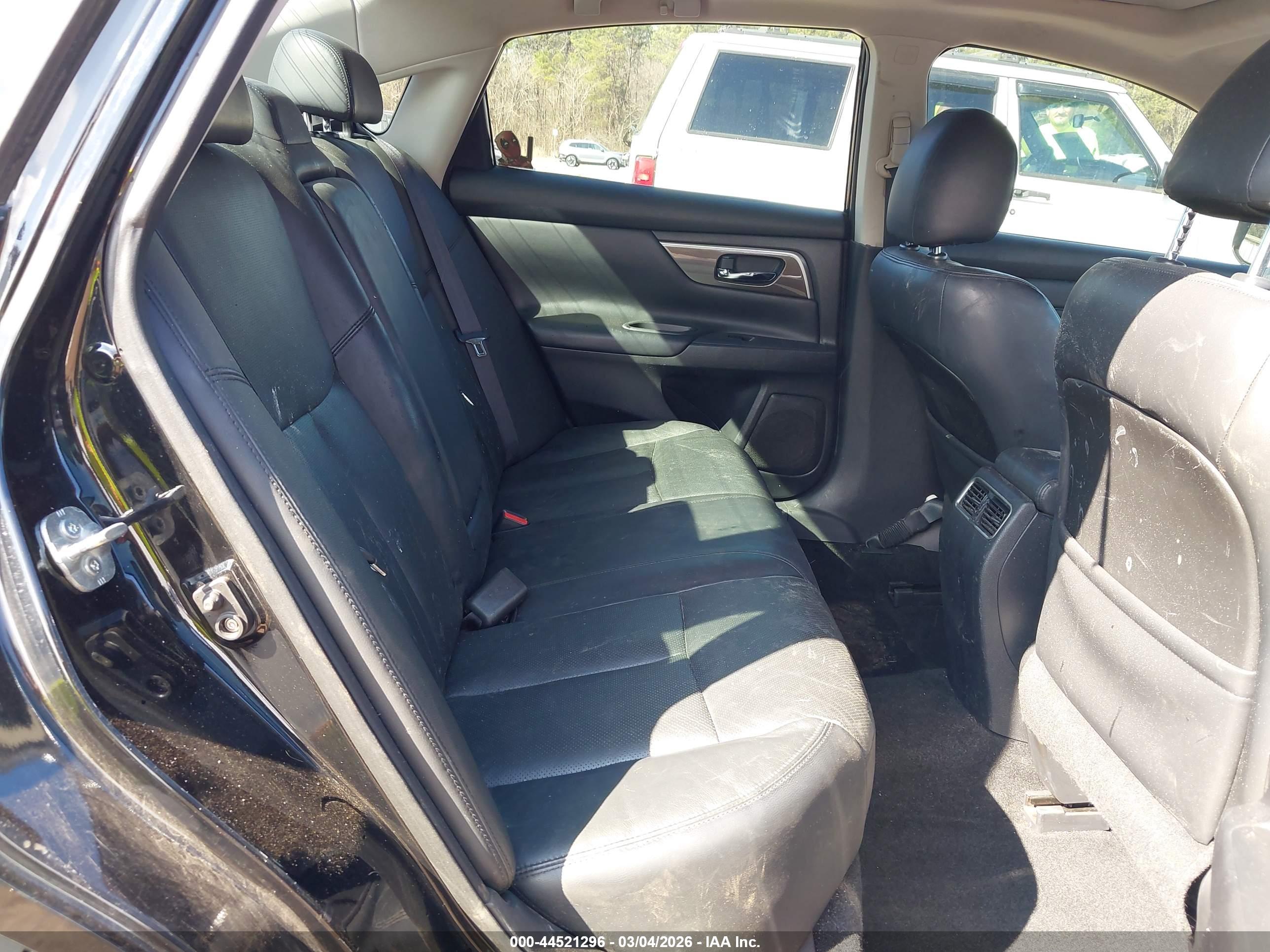 NISSAN ALTIMA image 8