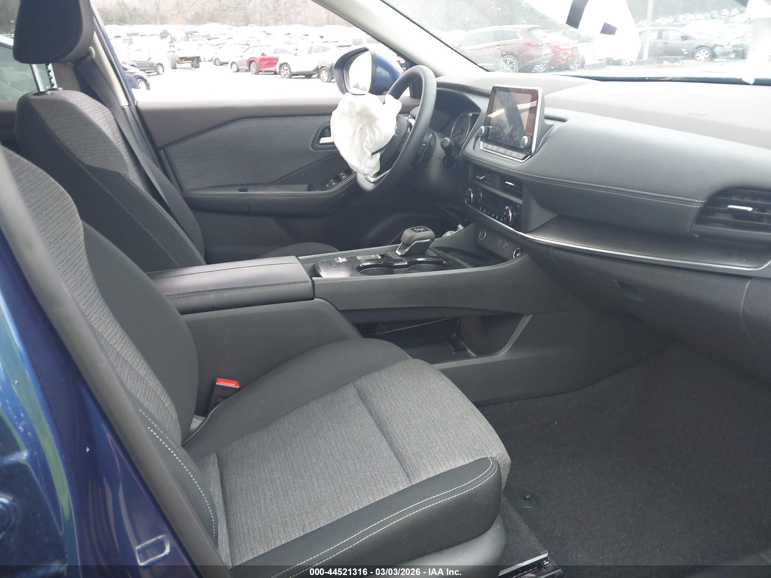 NISSAN ROGUE image 5