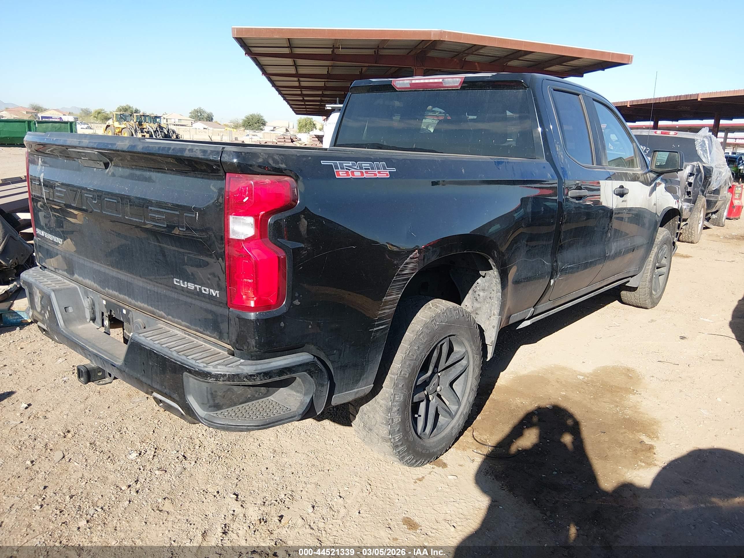 CHEVROLET SILVERADO image 4