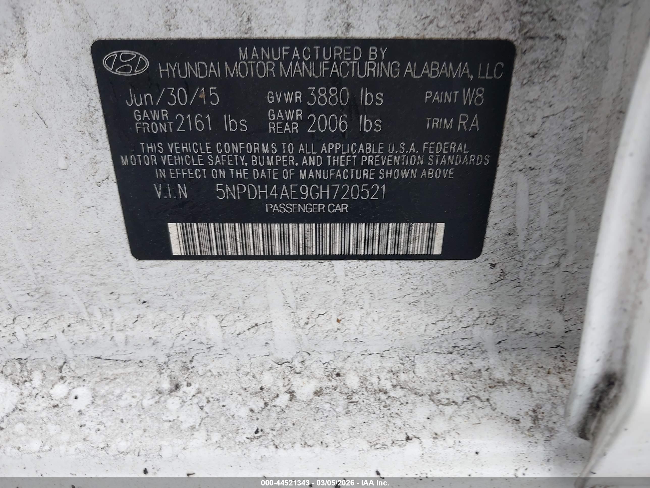 HYUNDAI ELANTRA image 9
