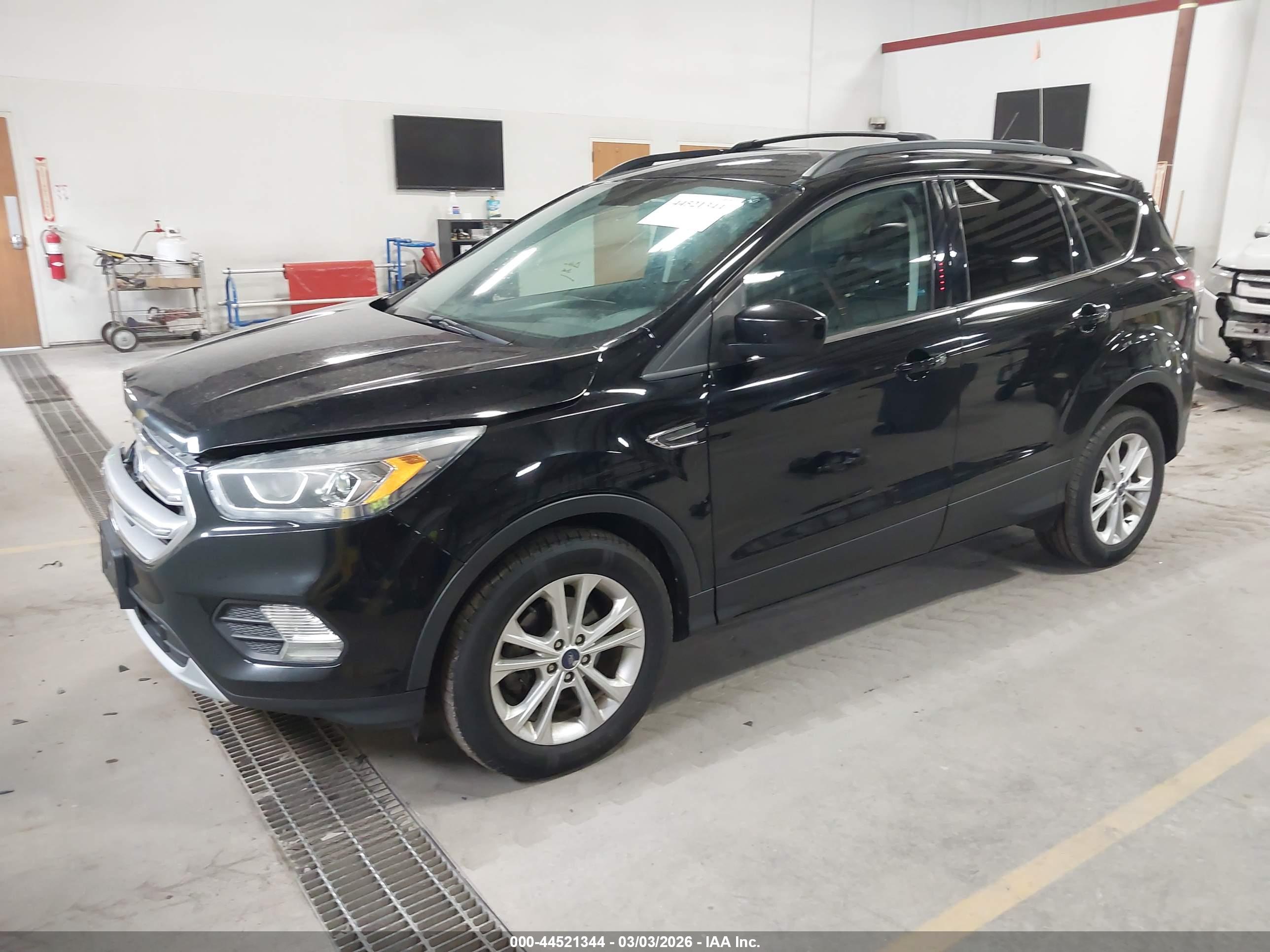 FORD ESCAPE image 2