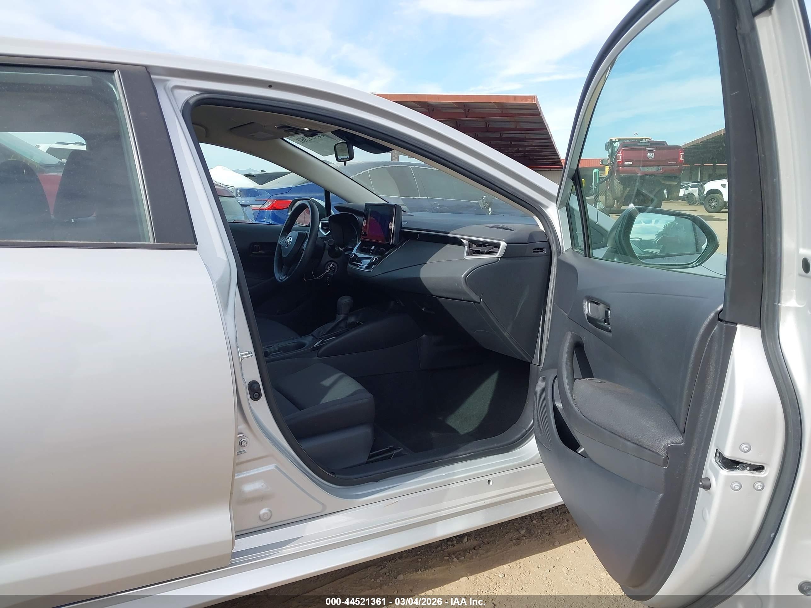 TOYOTA COROLLA image 5