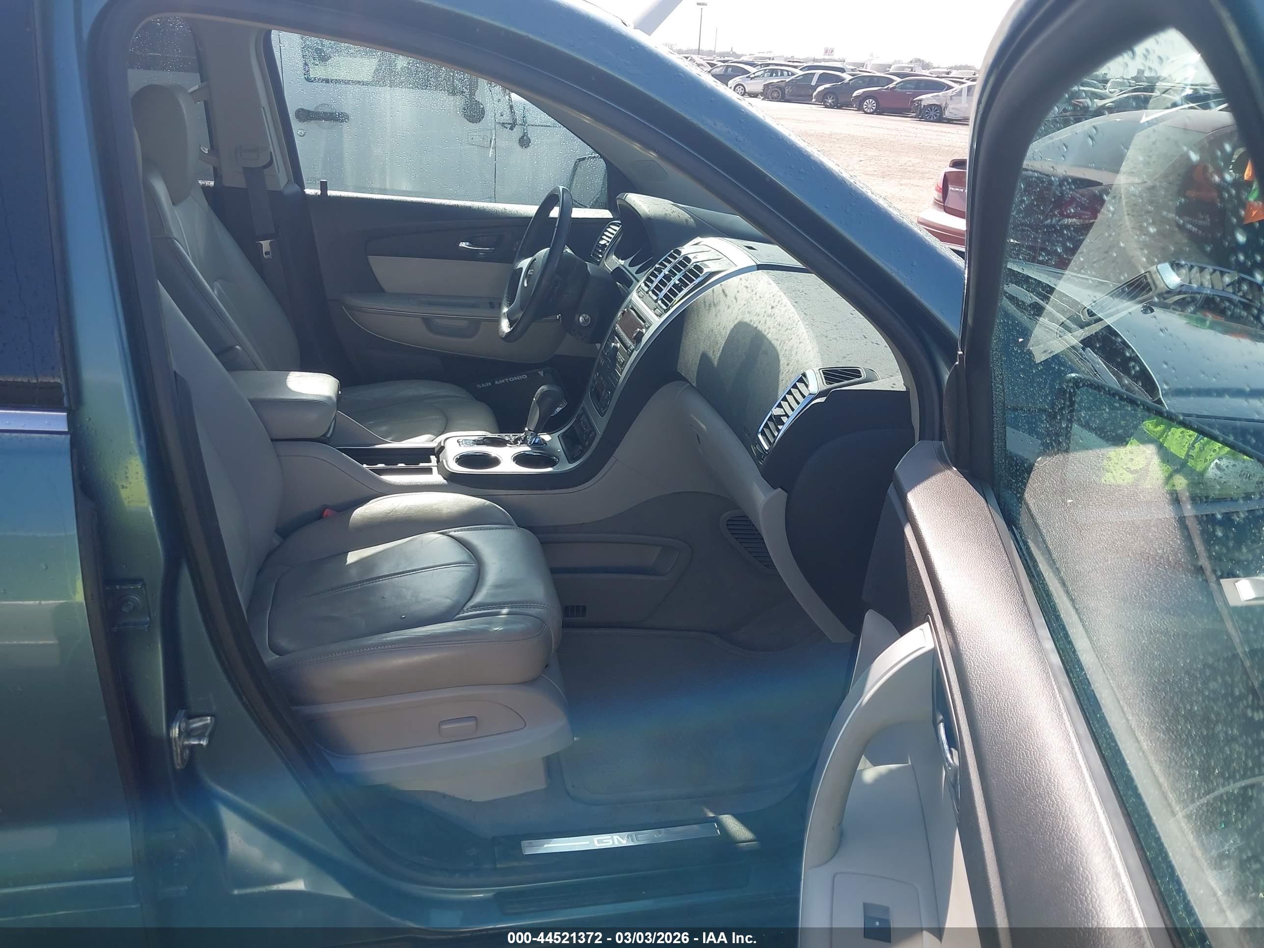GMC ACADIA image 5