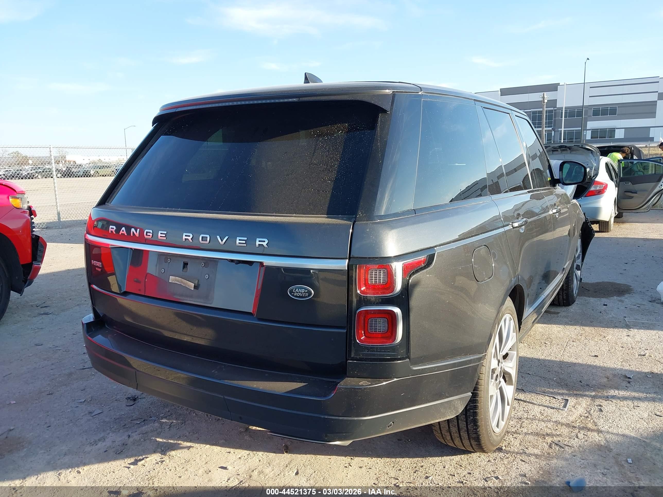 LAND ROVER image 4