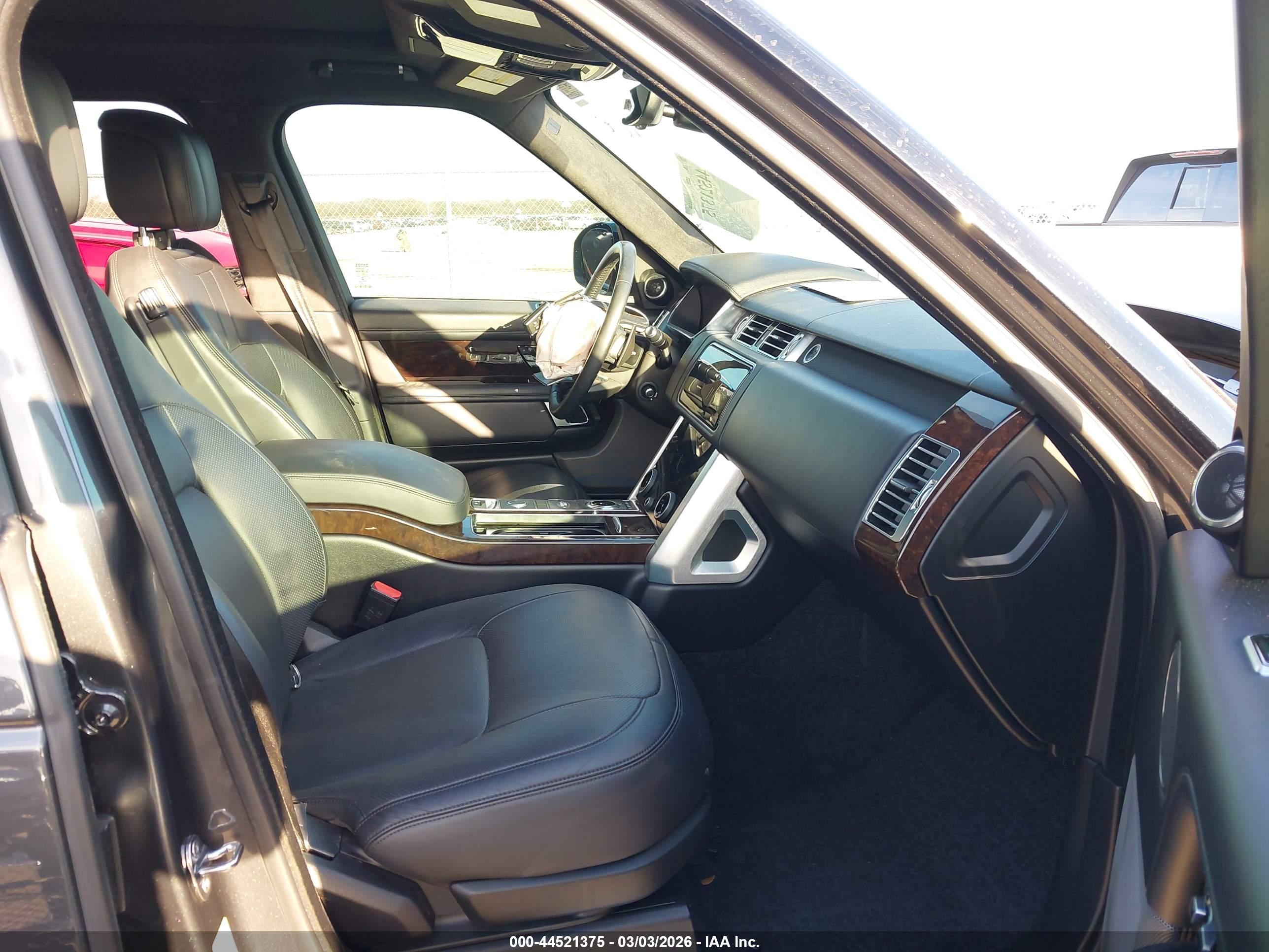 LAND ROVER image 5