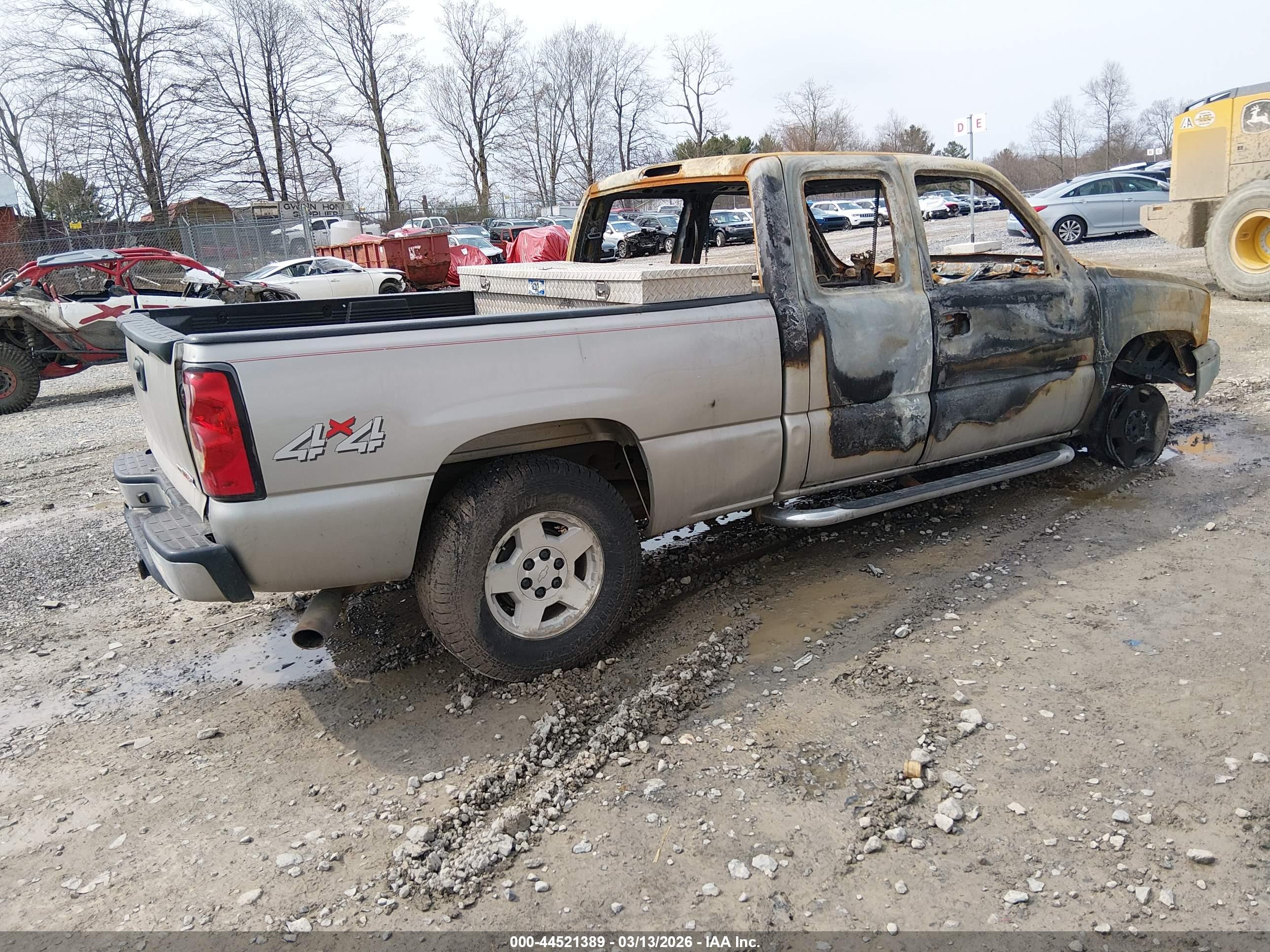 CHEVROLET SILVERADO image 4