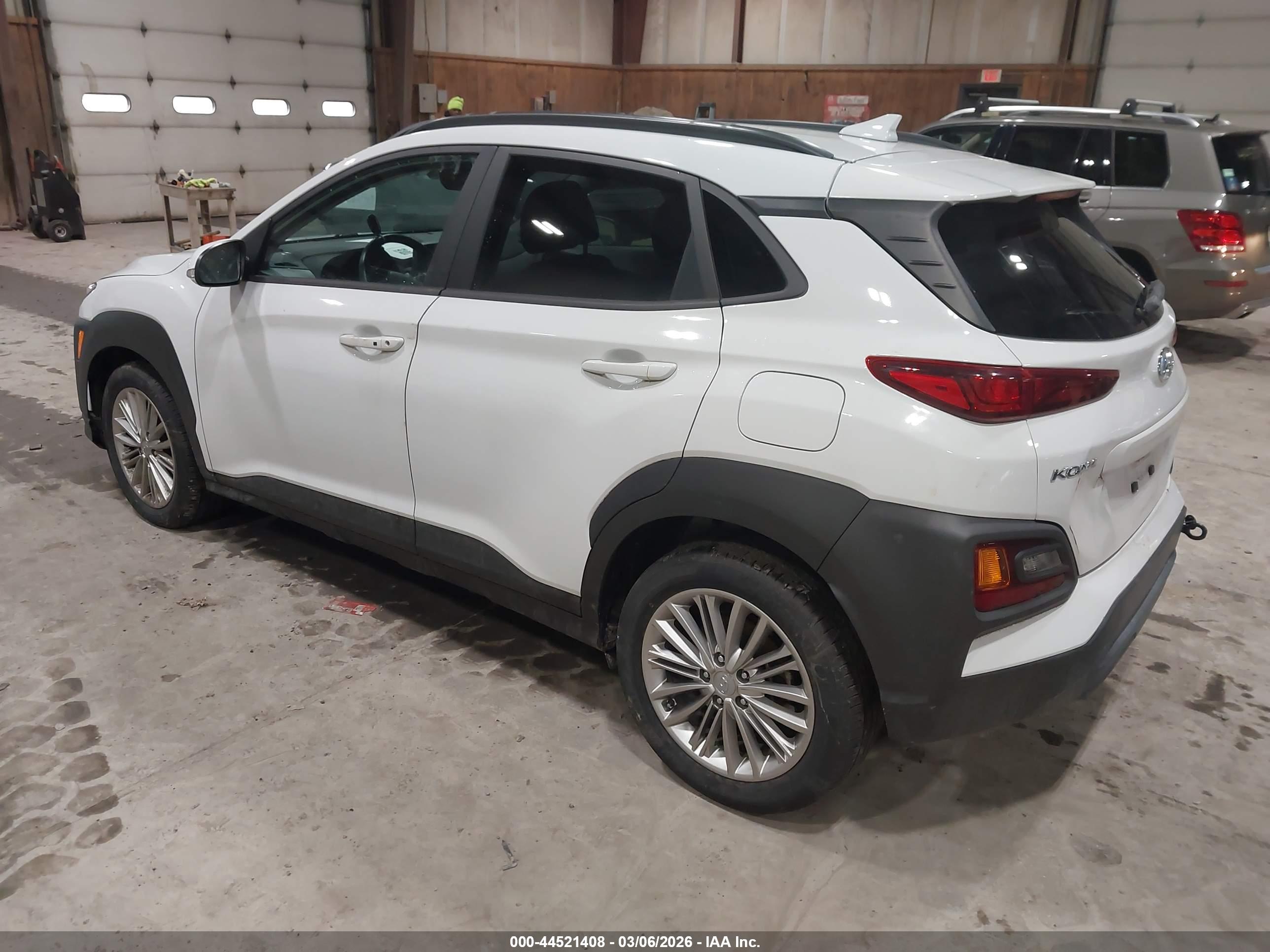 HYUNDAI KONA image 3