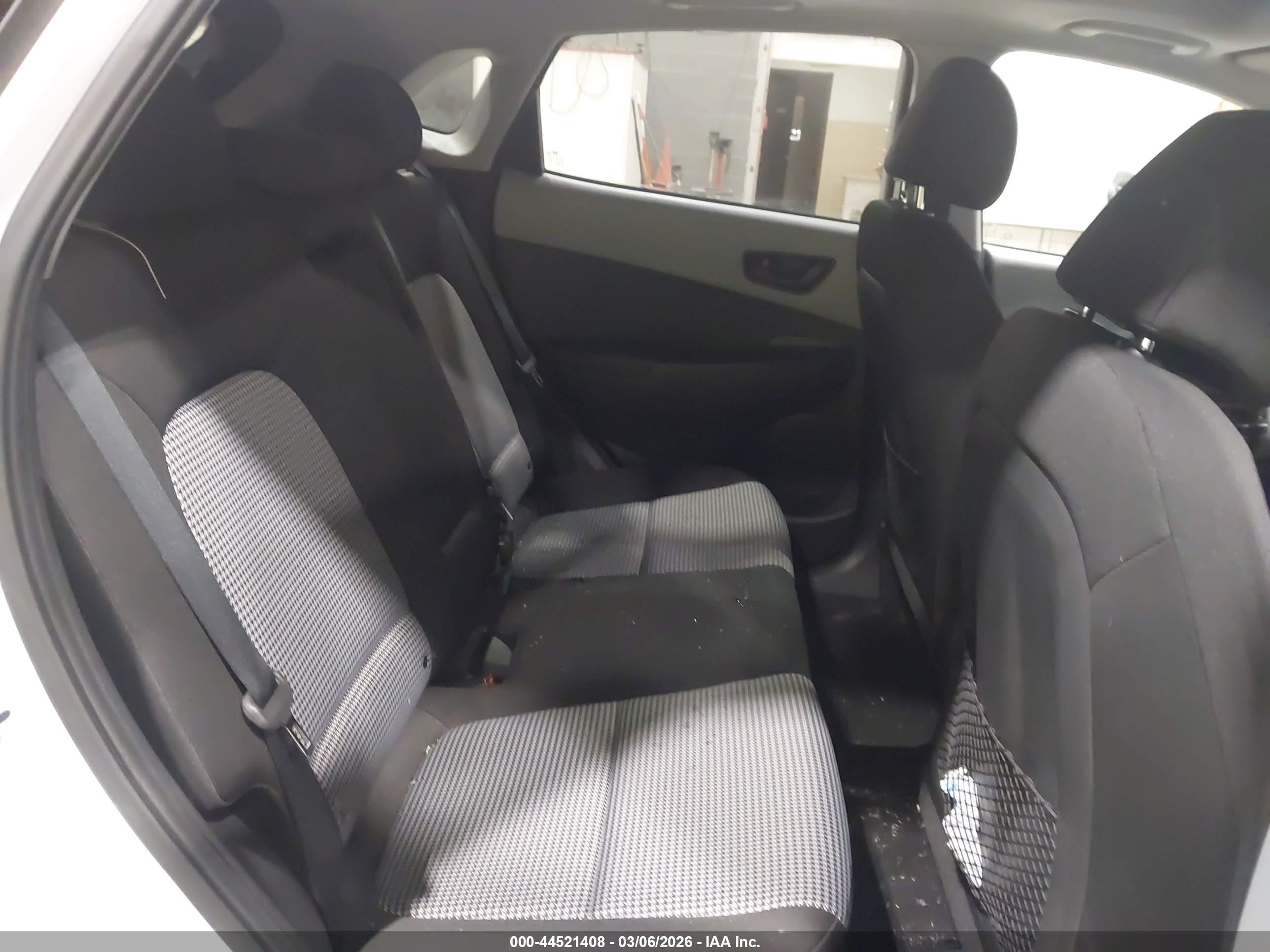 HYUNDAI KONA image 8