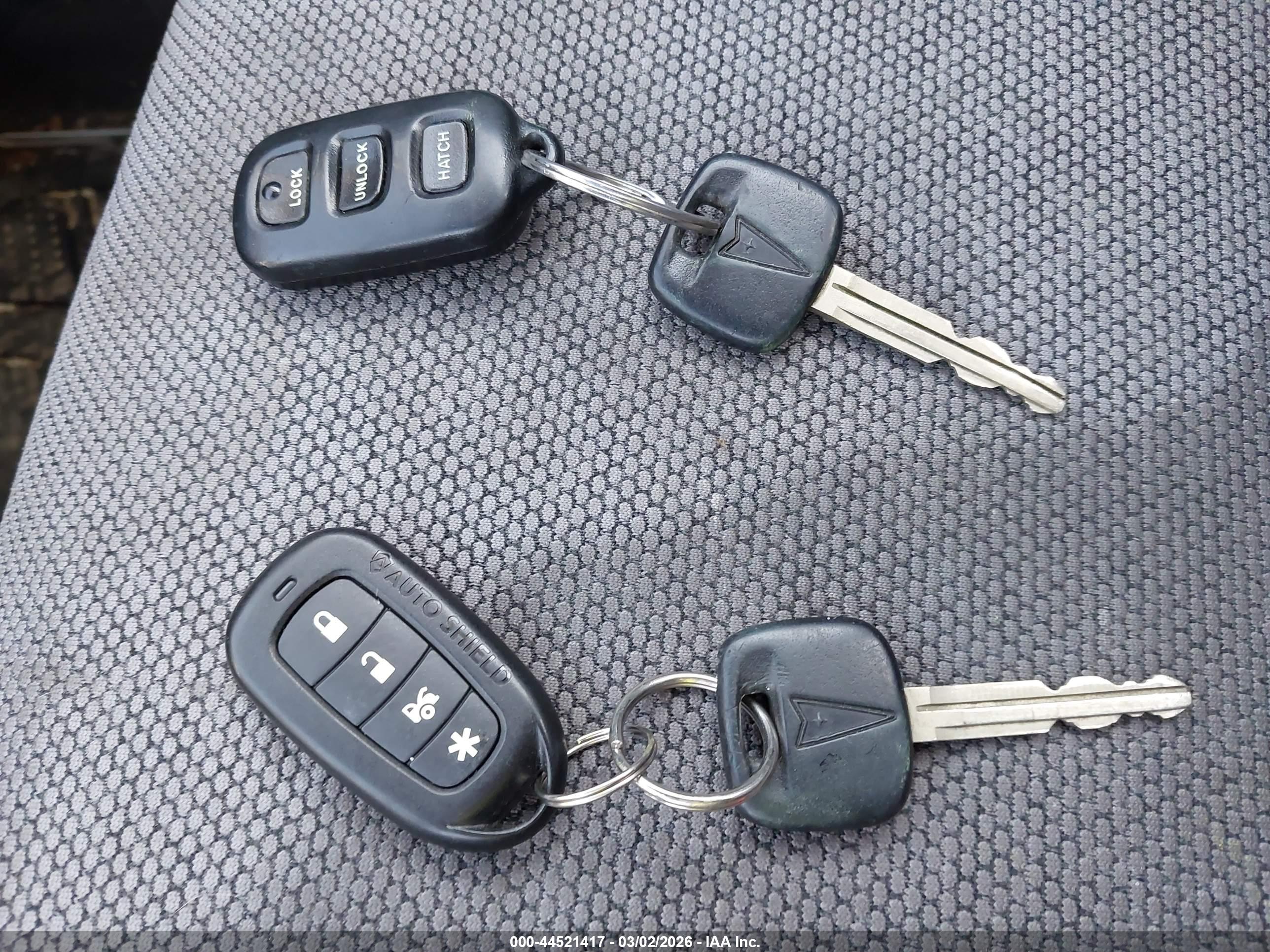 PONTIAC VIBE image 11