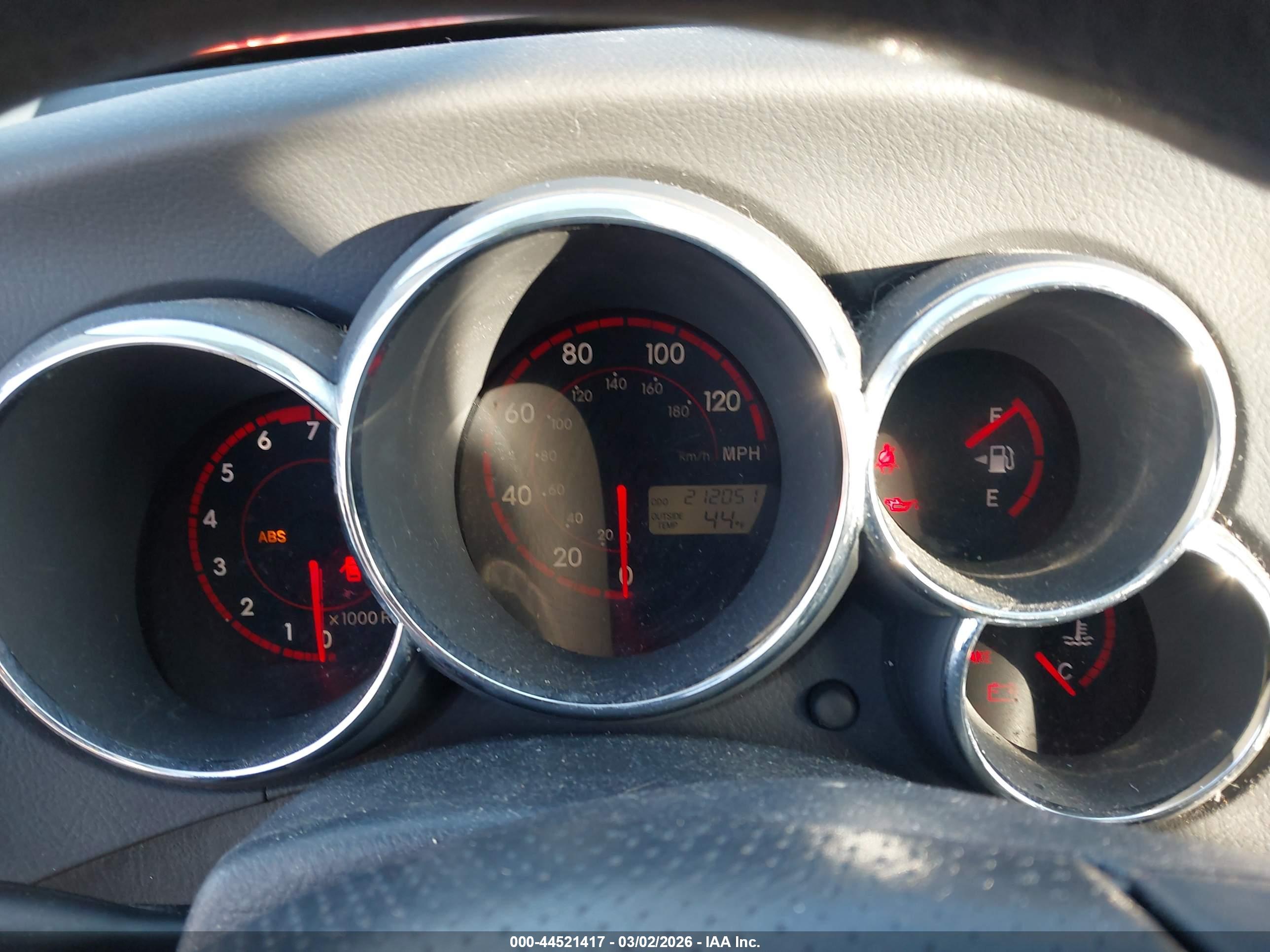 PONTIAC VIBE image 7