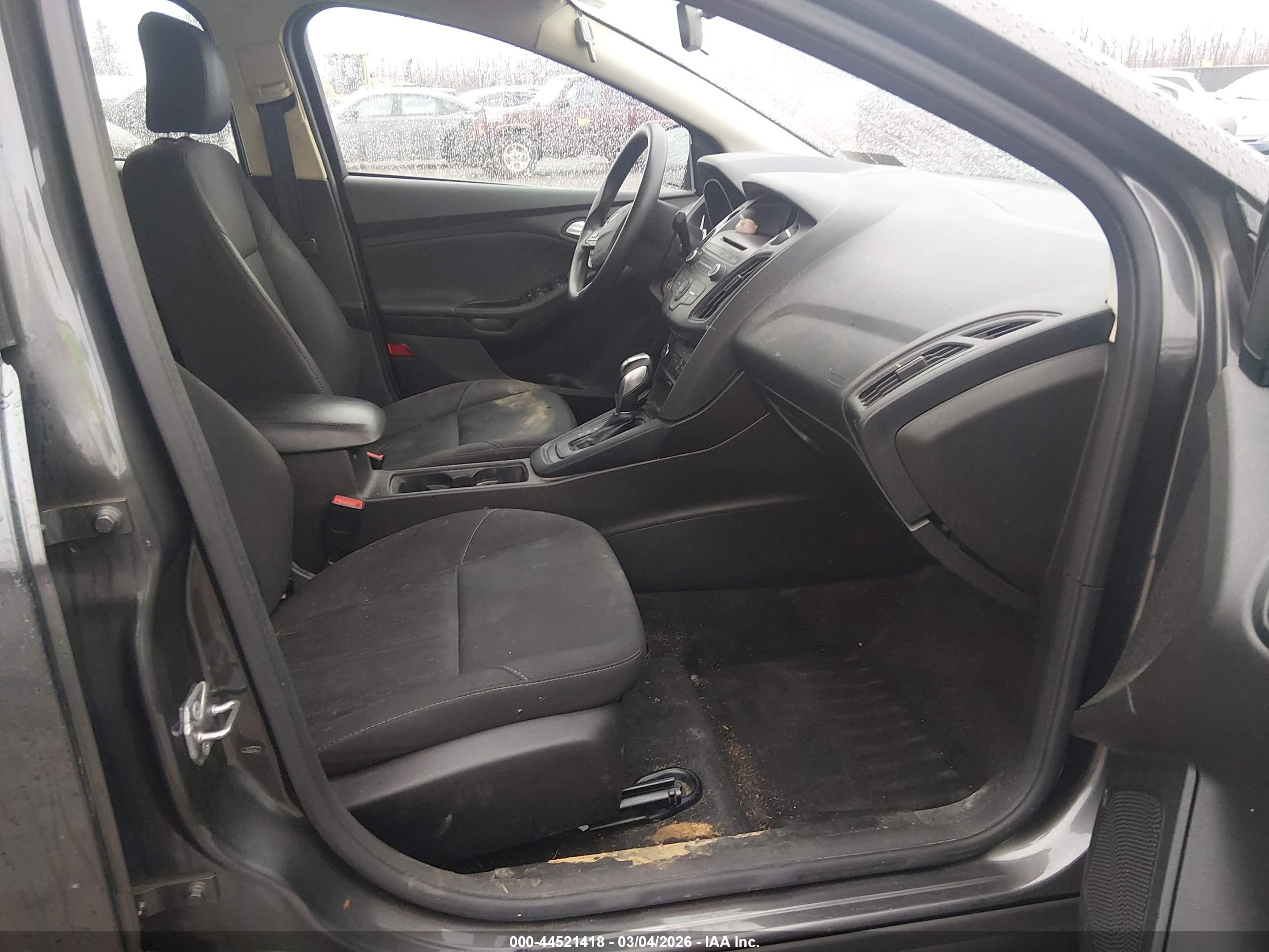 FORD FOCUS image 5
