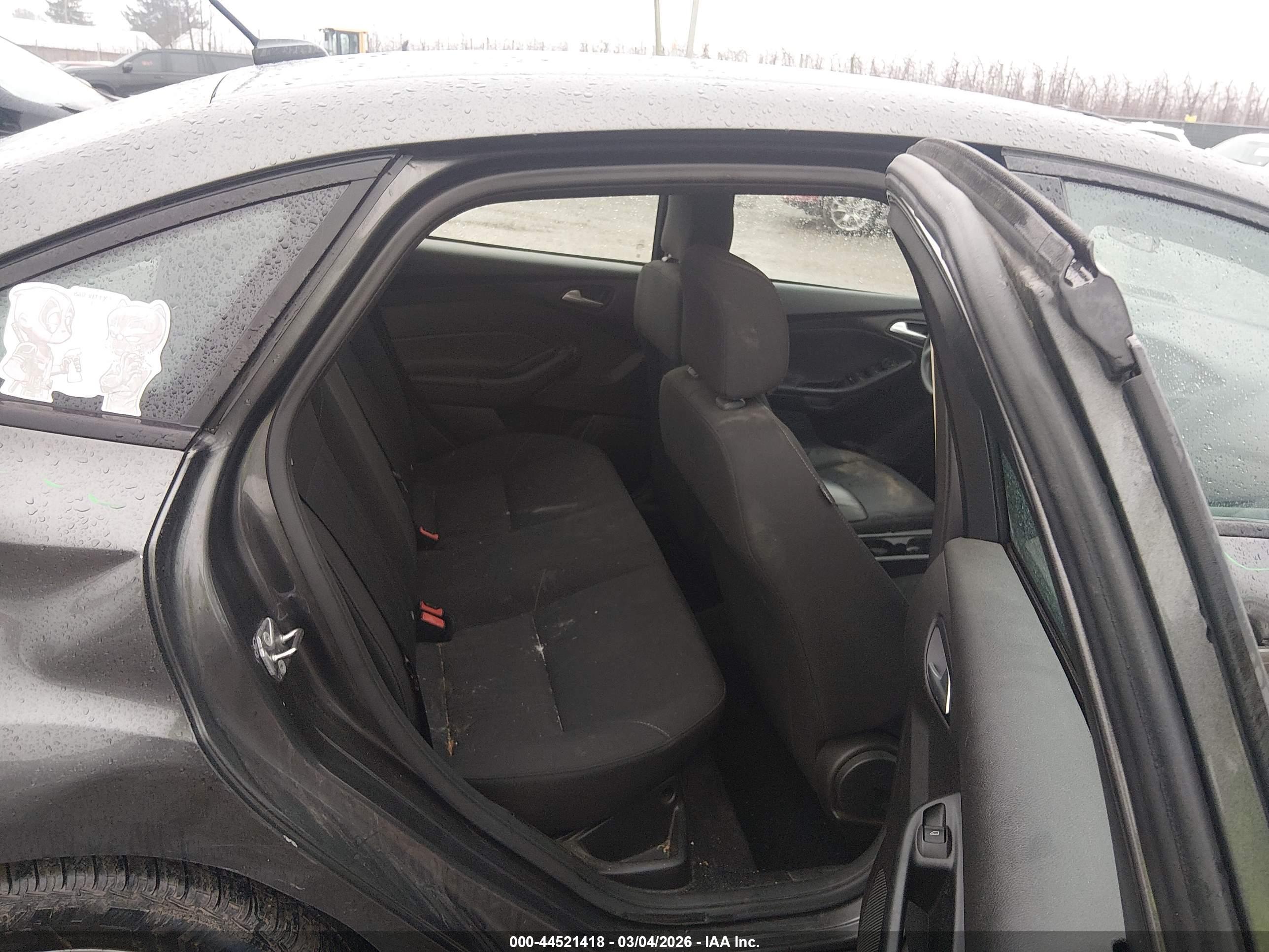 FORD FOCUS image 8