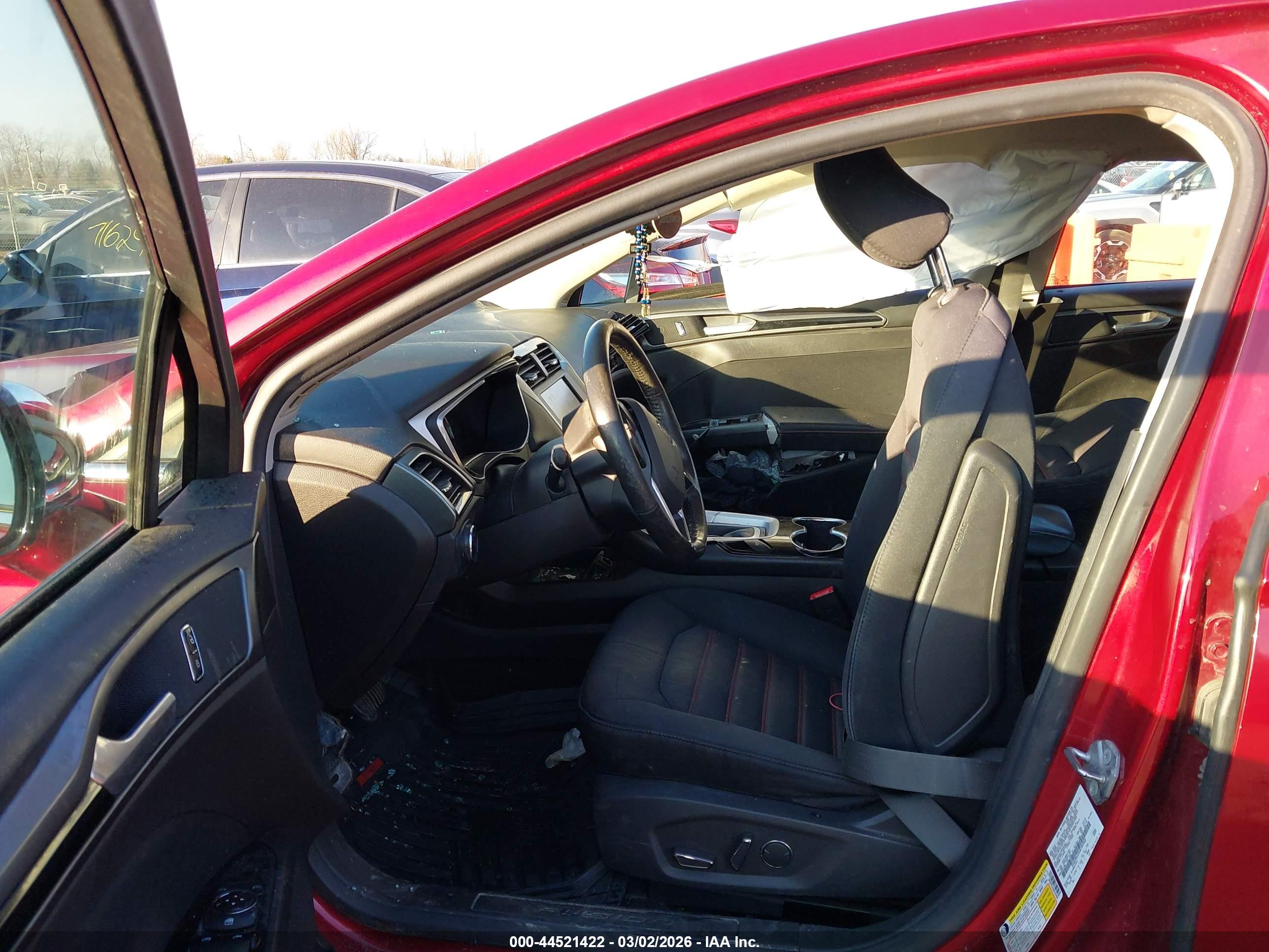 FORD FUSION image 5