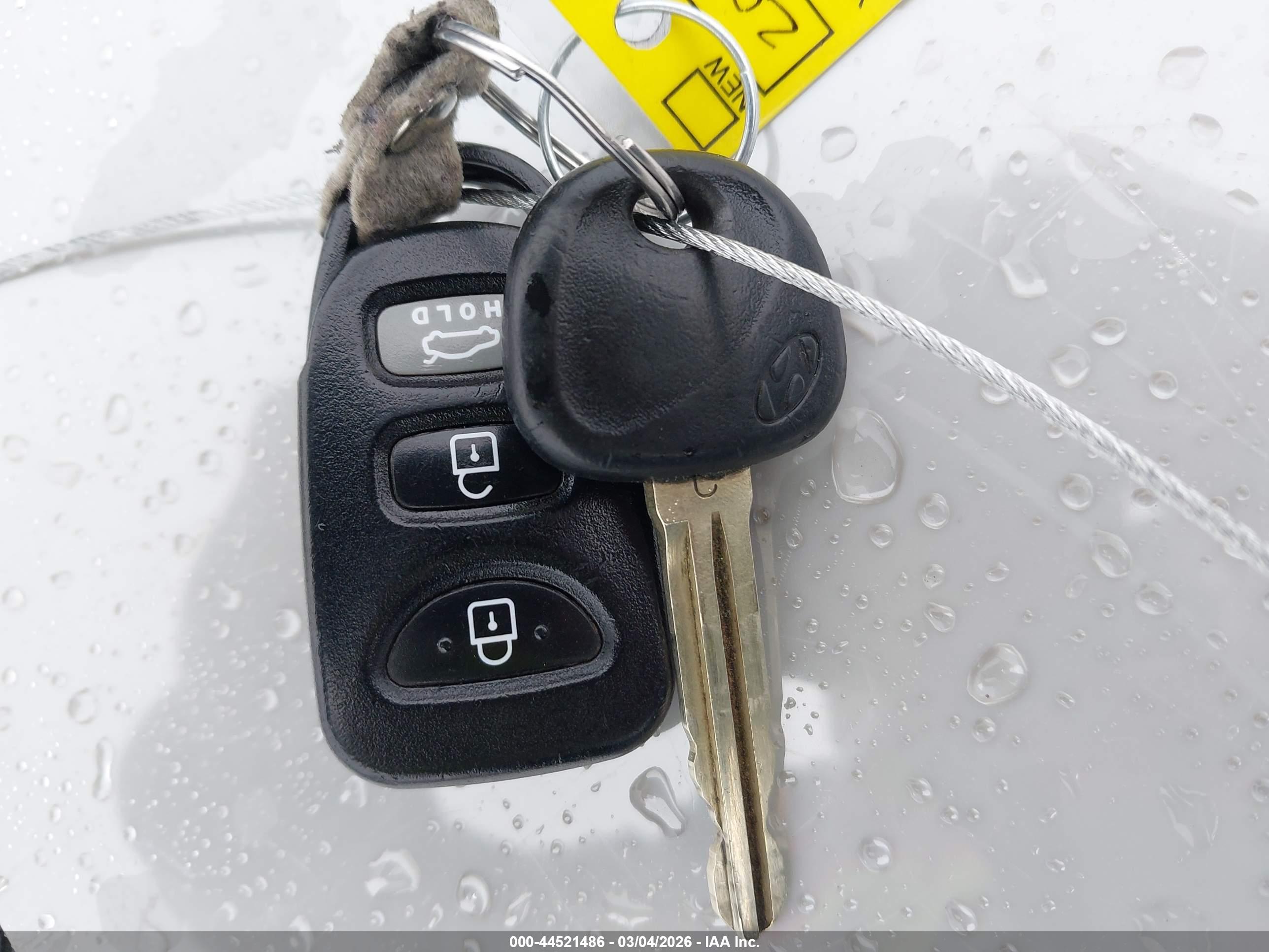 HYUNDAI ELANTRA image 11