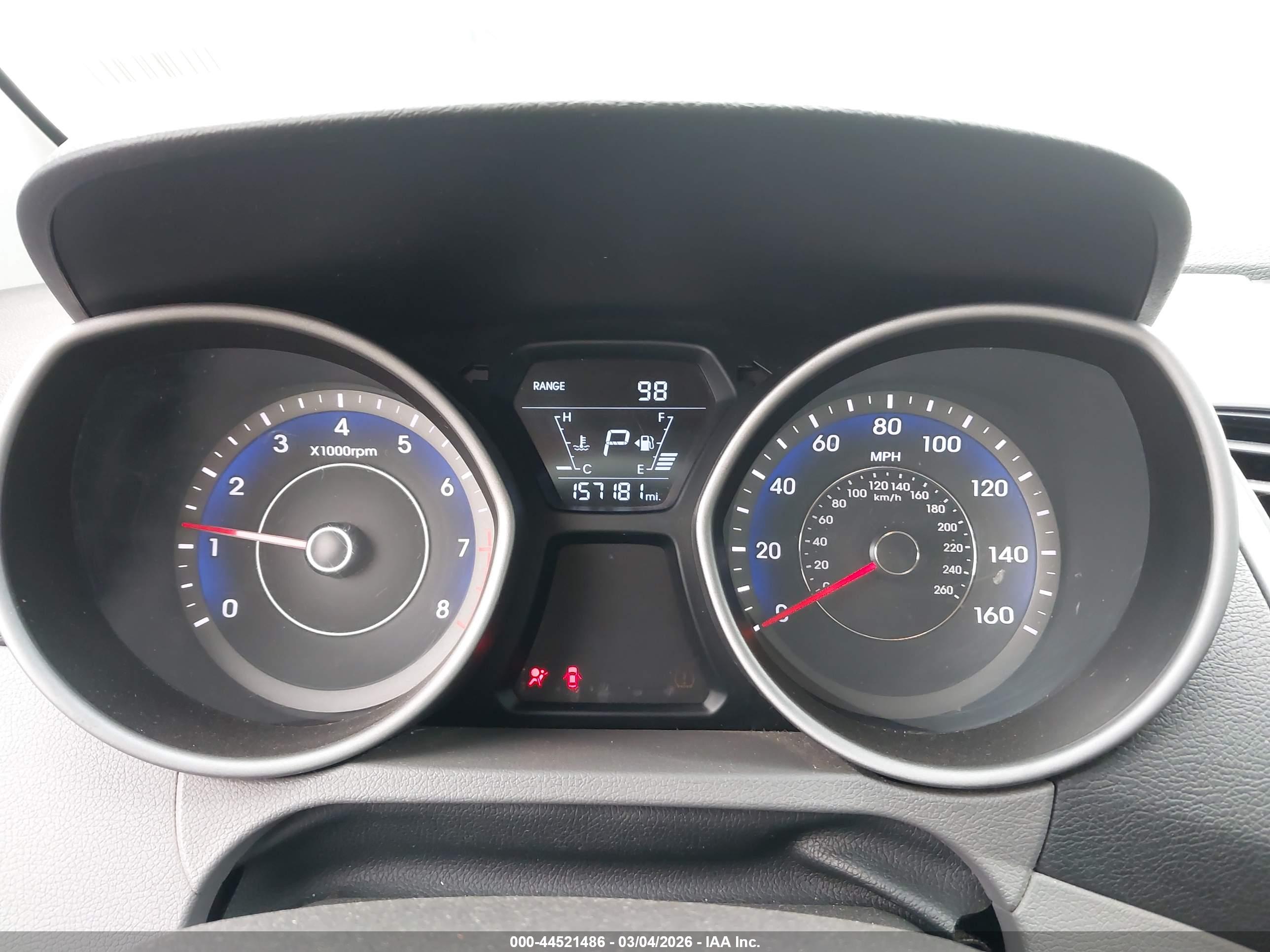 HYUNDAI ELANTRA image 7