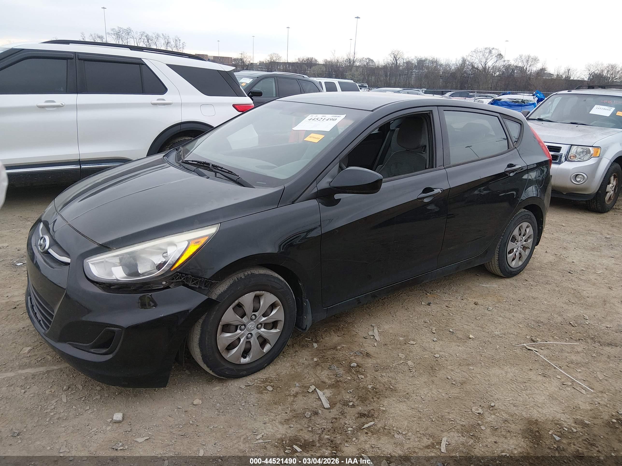 HYUNDAI ACCENT image 2